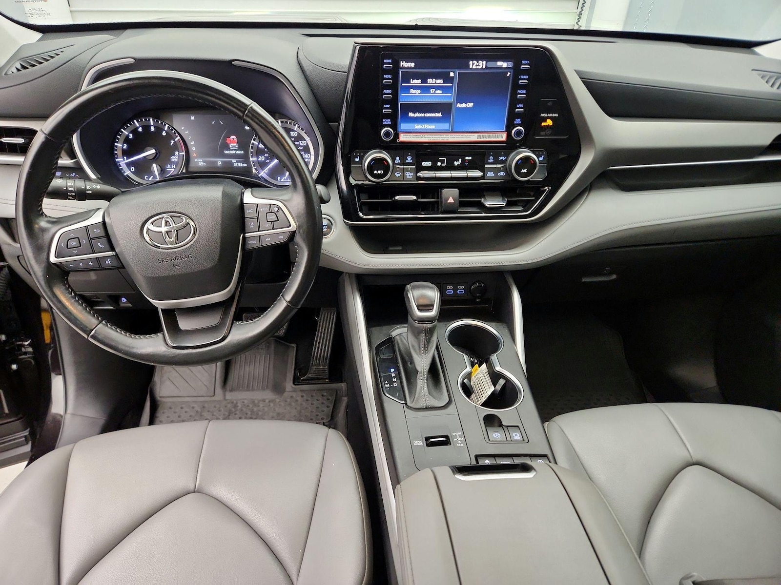 2022 Toyota Highlander XLE - Photo 10