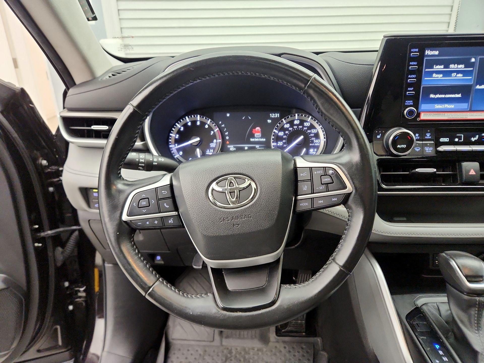 Thumbnail: 2022 Toyota Highlander - 10