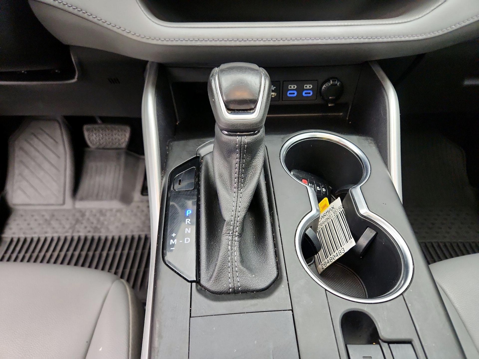 2022 Toyota Highlander XLE - Photo 18