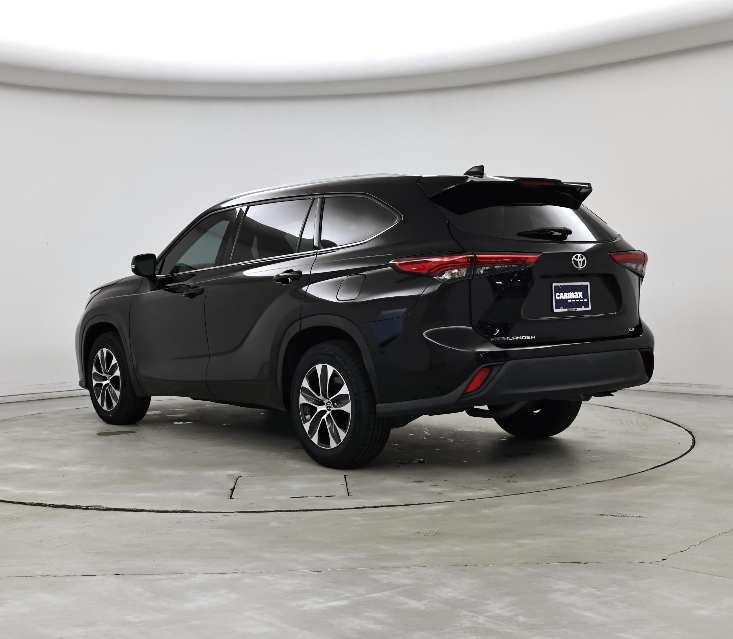 Thumbnail: 2022 Toyota Highlander - 2