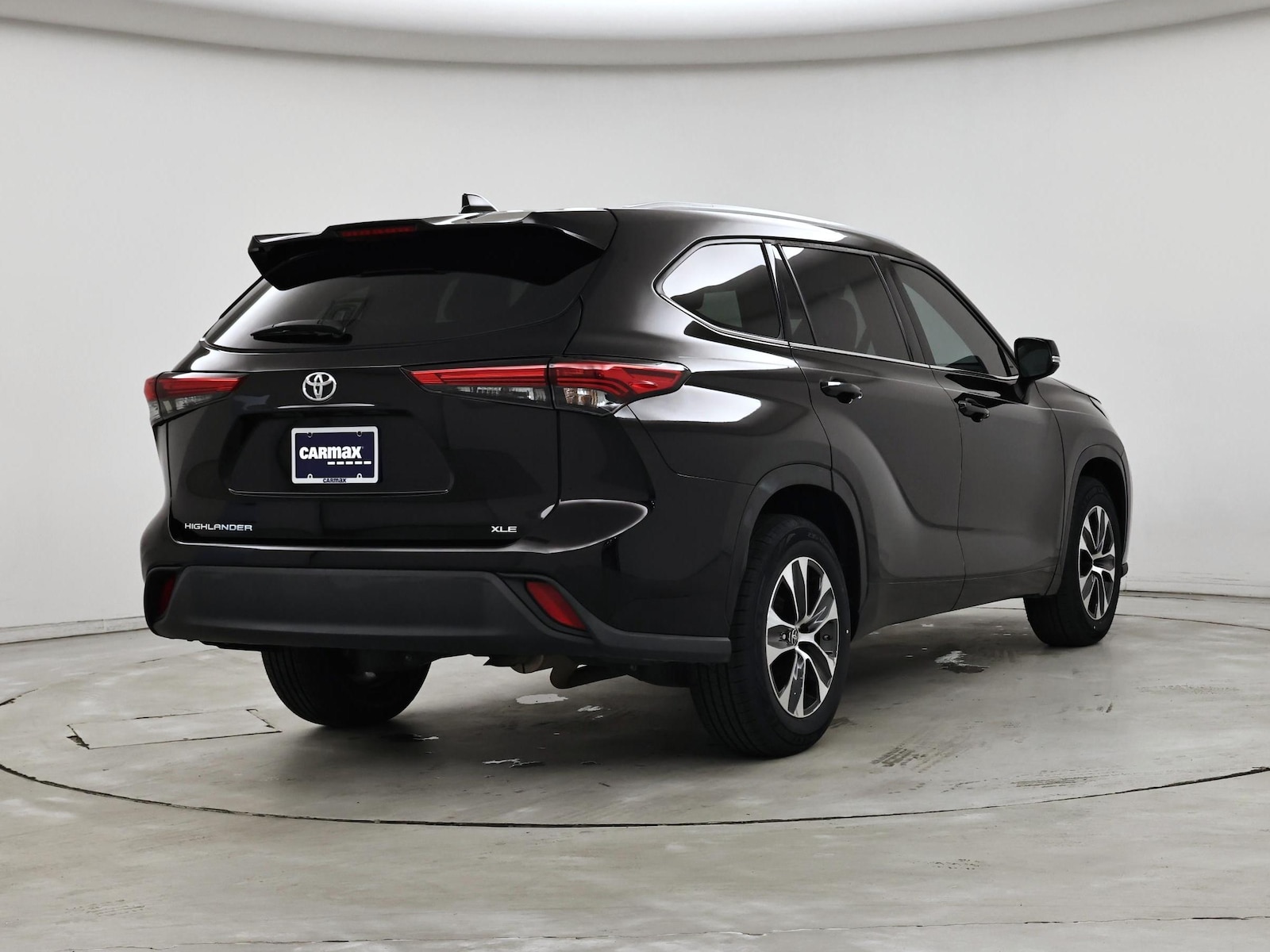 2022 Toyota Highlander XLE - Photo 9