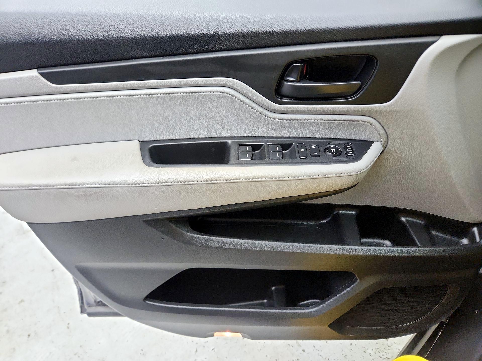 Thumbnail: 2018 Honda Odyssey - 12
