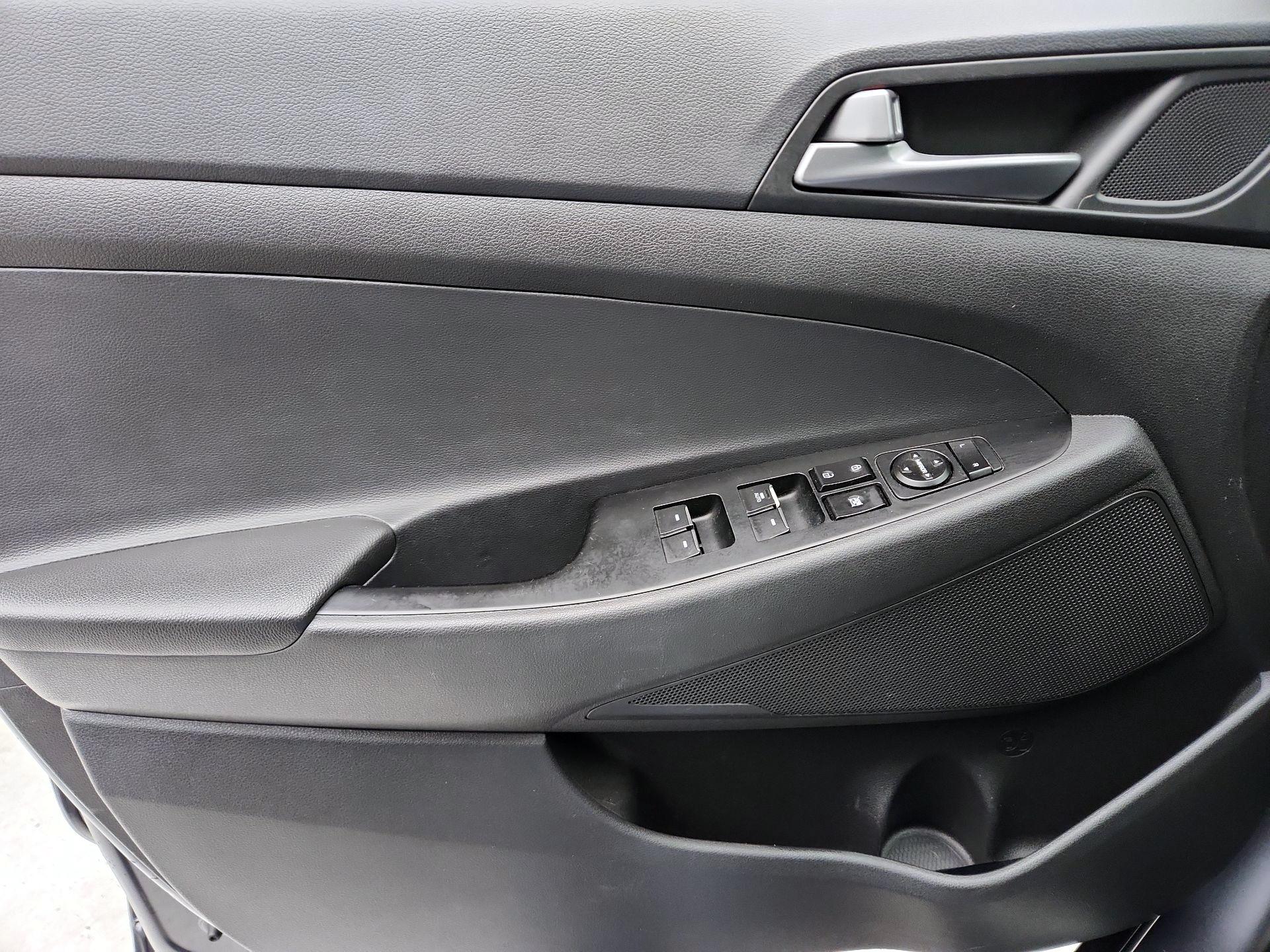 Thumbnail: 2016 Hyundai Tucson - 12