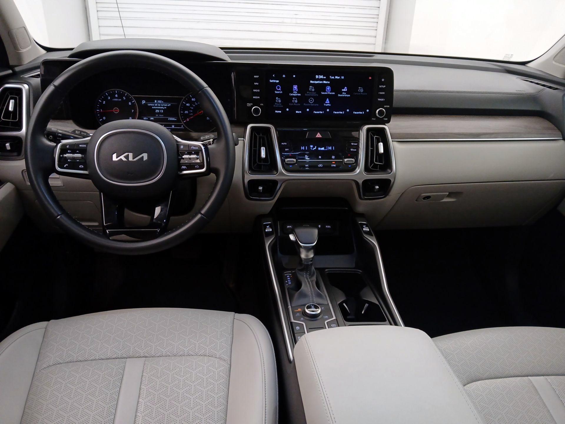 Thumbnail: 2023 Kia Sorento - 9