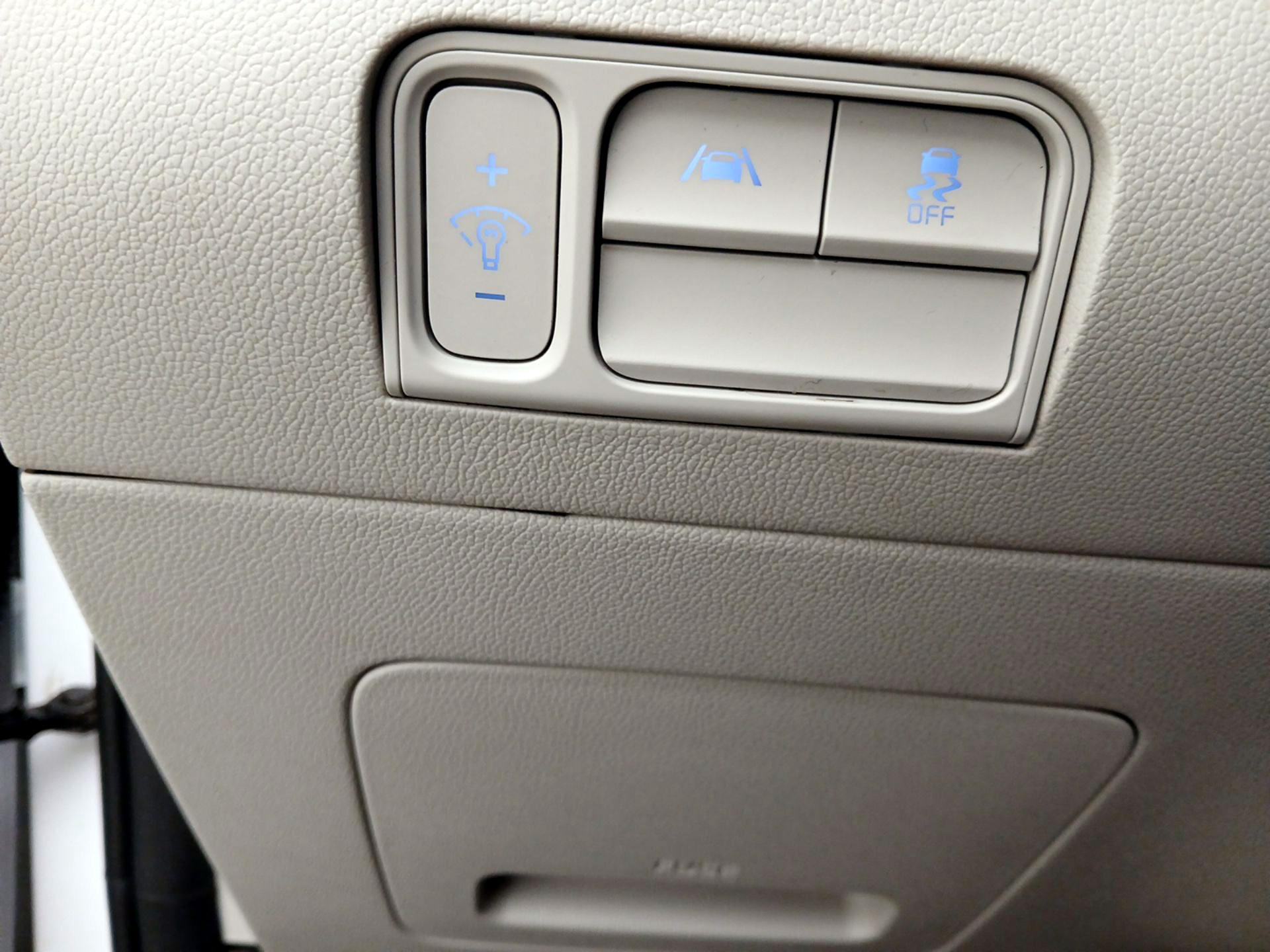 Thumbnail: 2023 Kia Sorento - 13