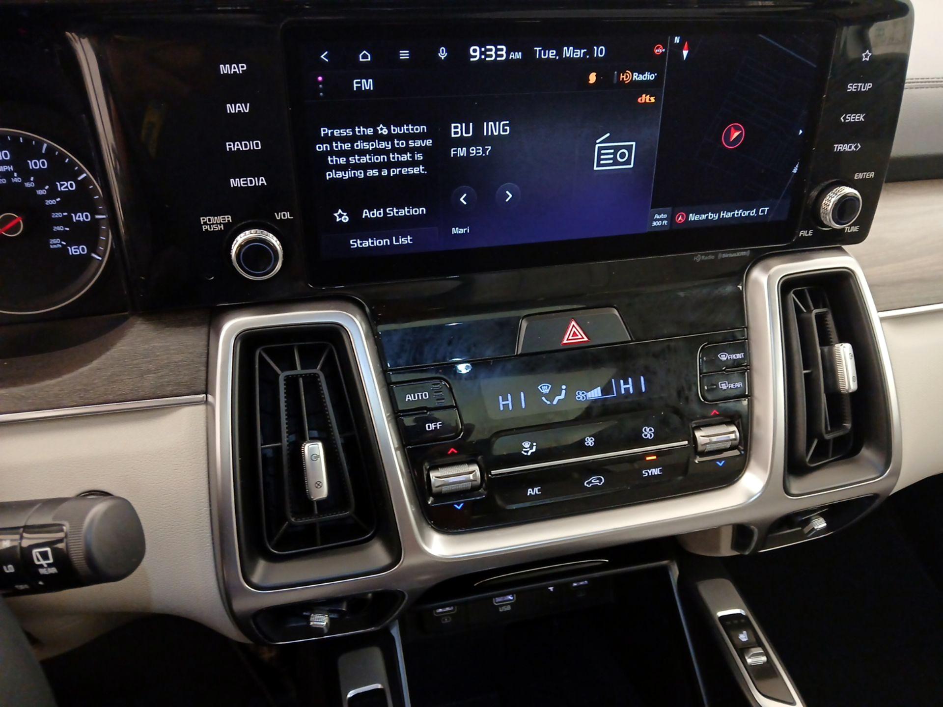 Thumbnail: 2023 Kia Sorento - 16