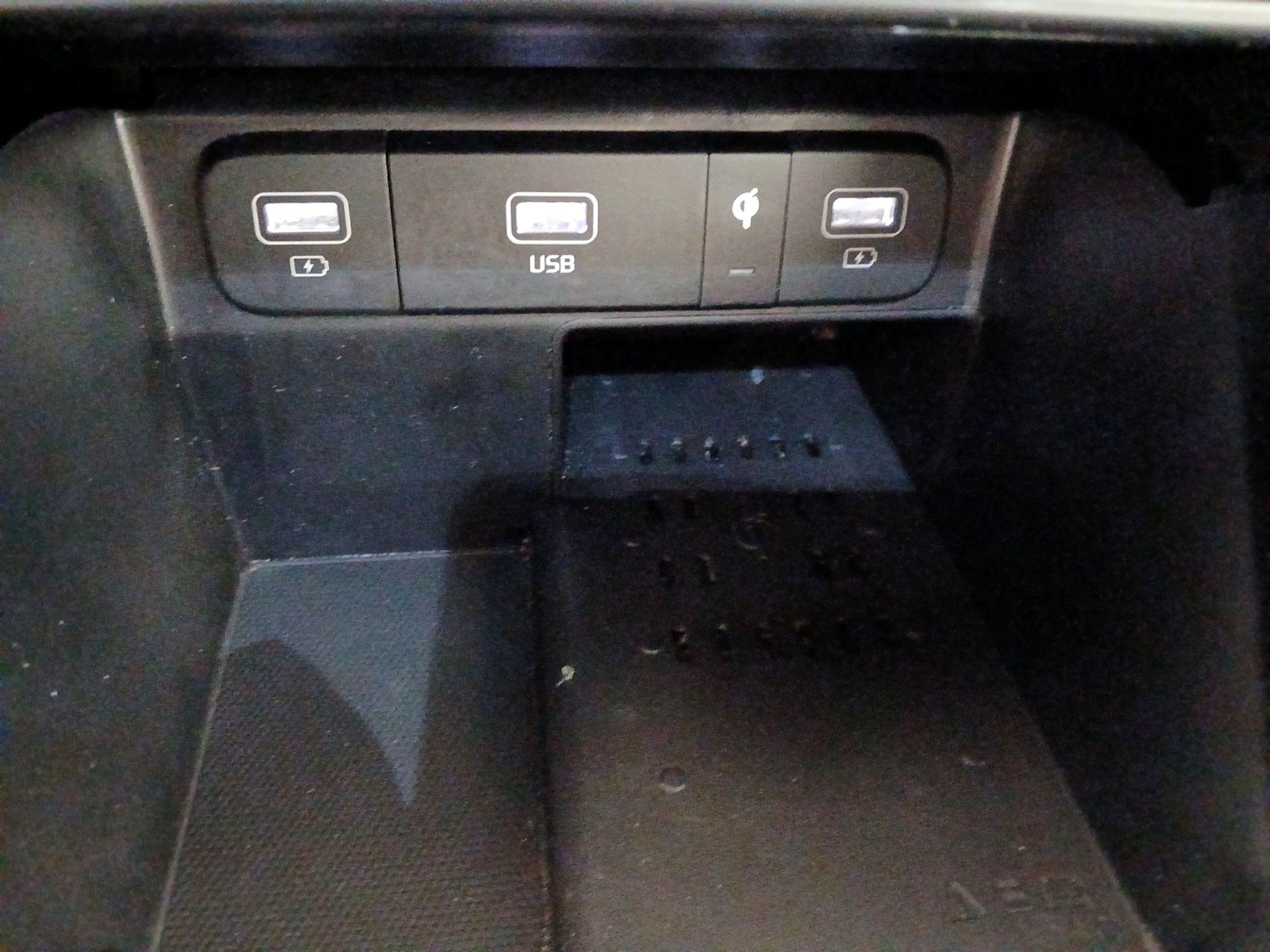 Thumbnail: 2023 Kia Sorento - 19