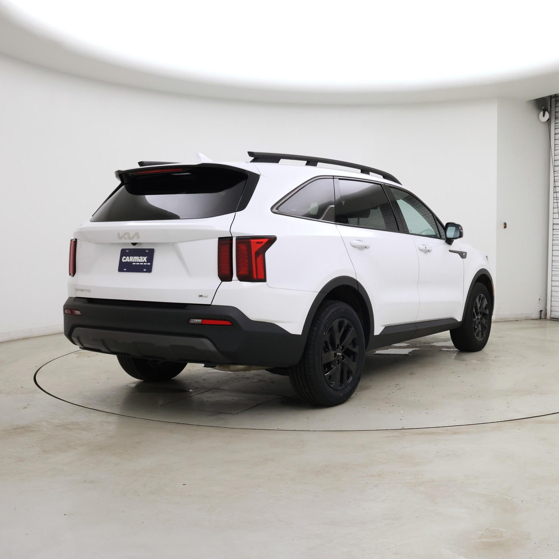 Thumbnail: 2023 Kia Sorento - 8