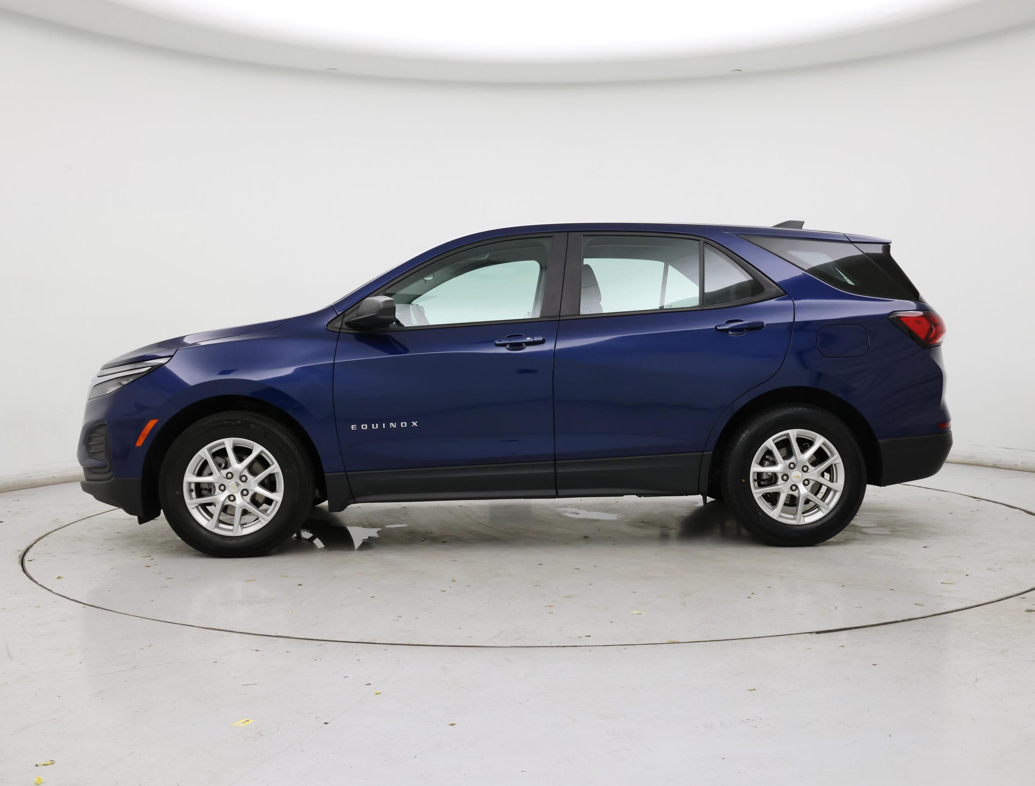 Thumbnail: 2022 Chevrolet Equinox - 3