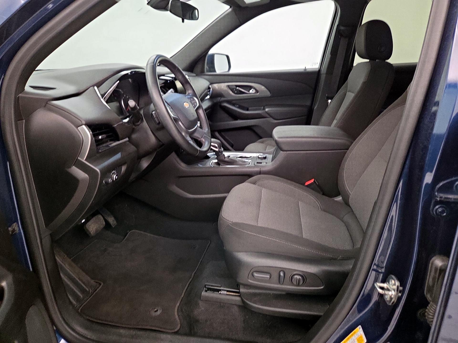 Thumbnail: 2023 Chevrolet Traverse - 11