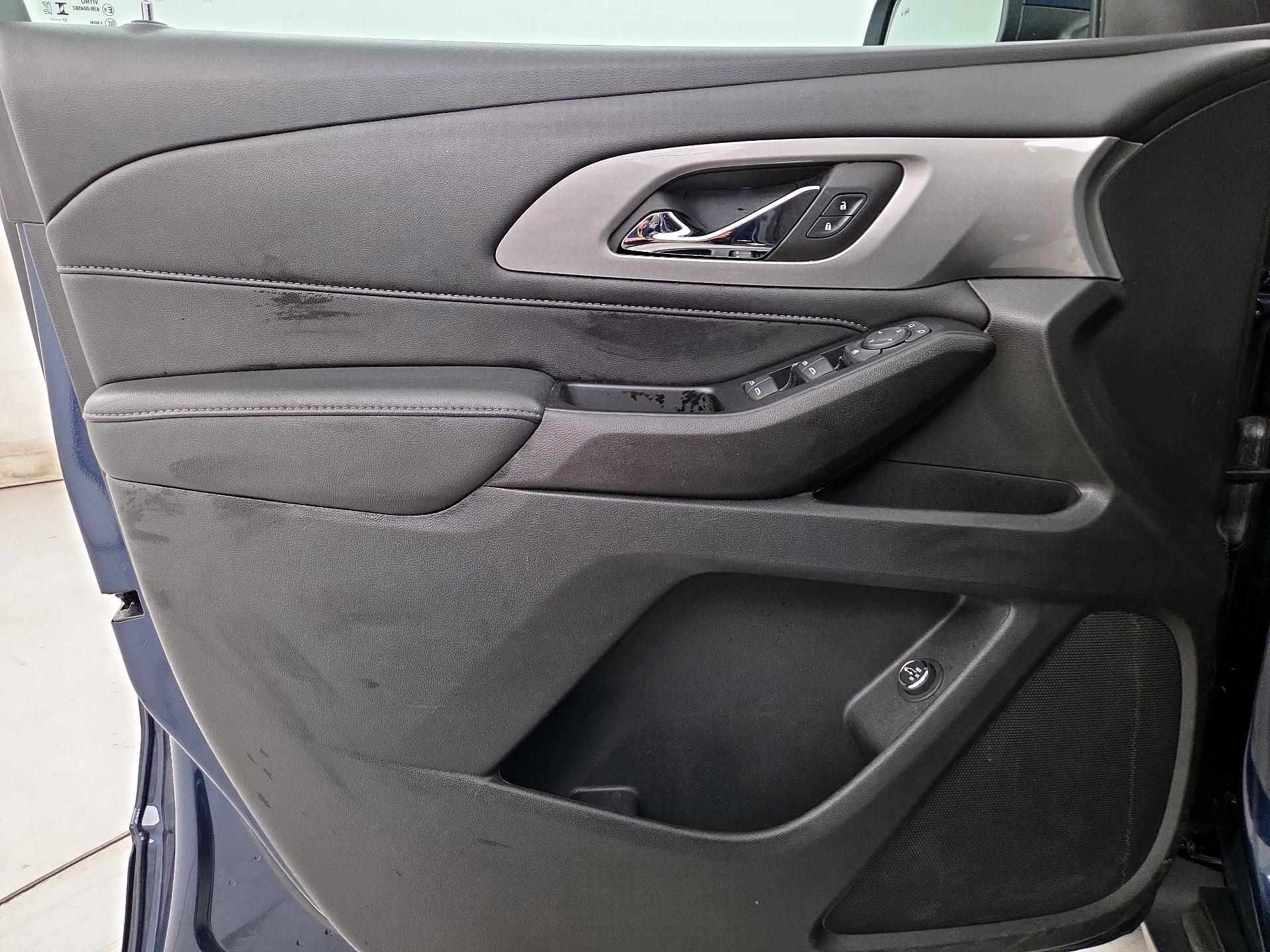 Thumbnail: 2023 Chevrolet Traverse - 12