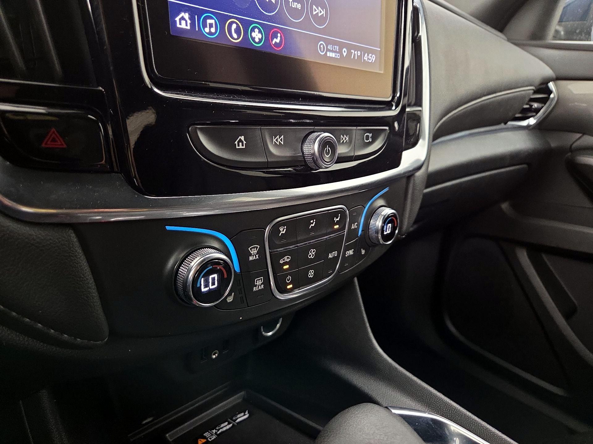 Thumbnail: 2023 Chevrolet Traverse - 16