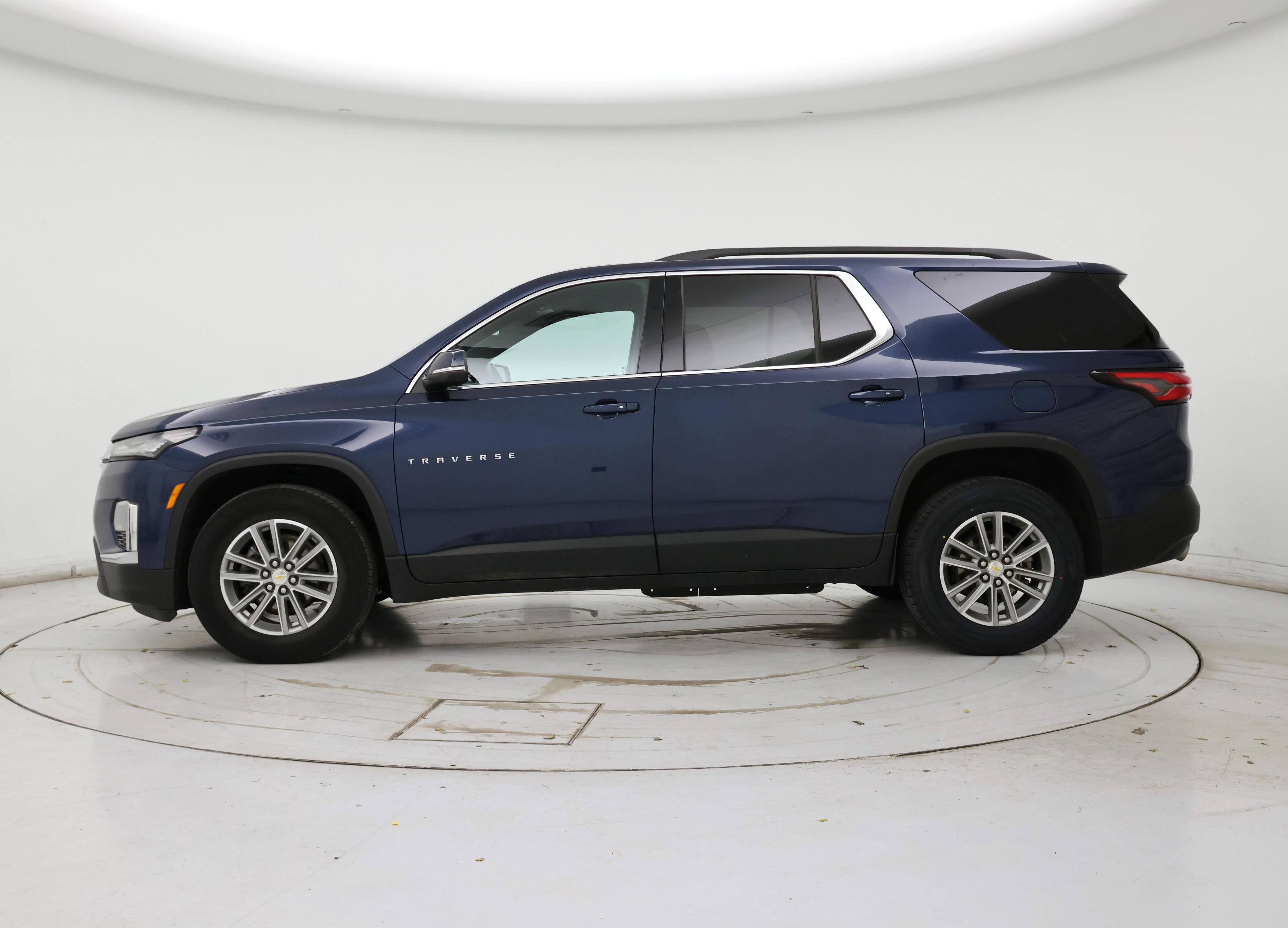 Thumbnail: 2023 Chevrolet Traverse - 3