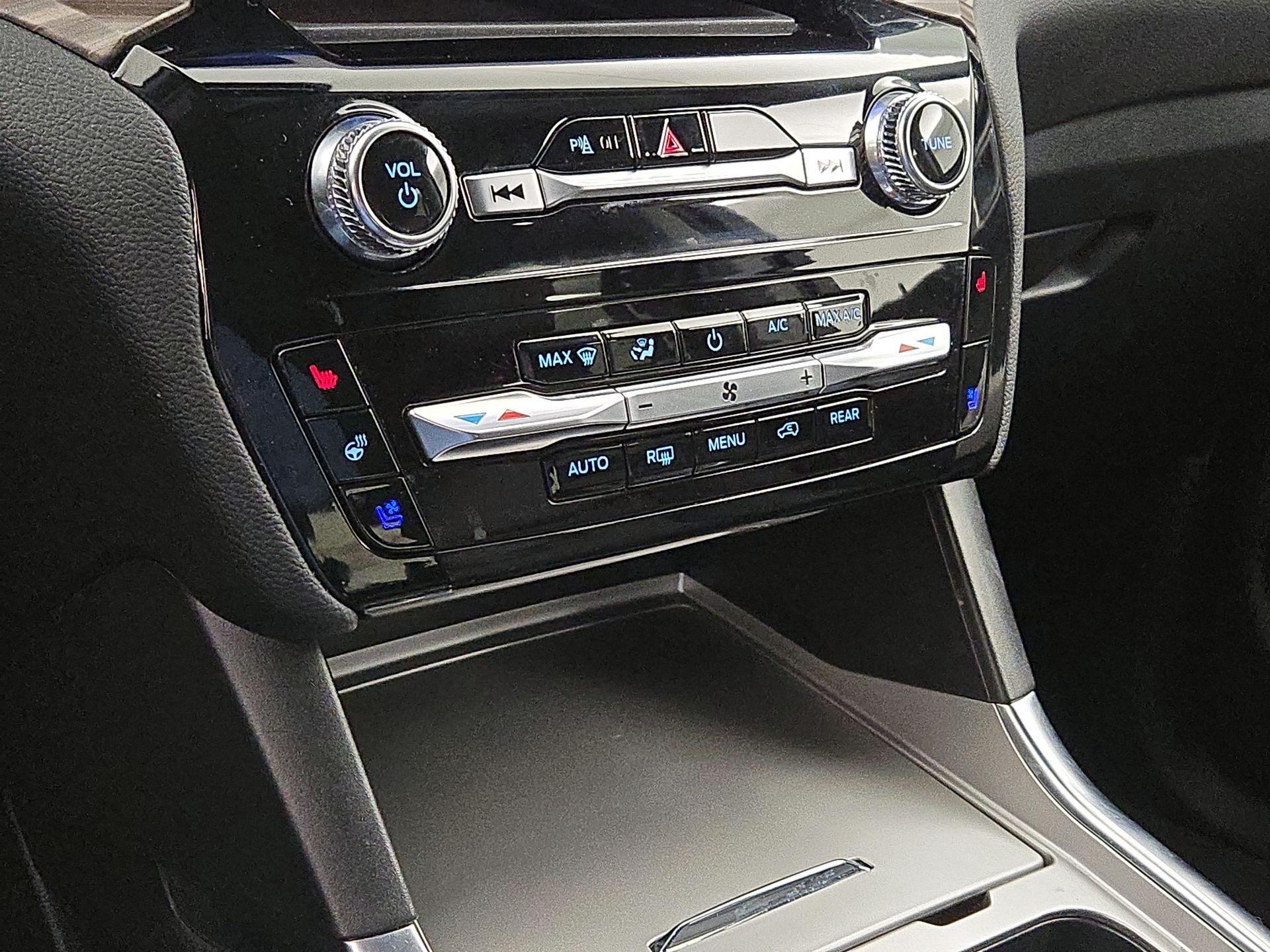 Thumbnail: 2023 Ford Explorer - 17