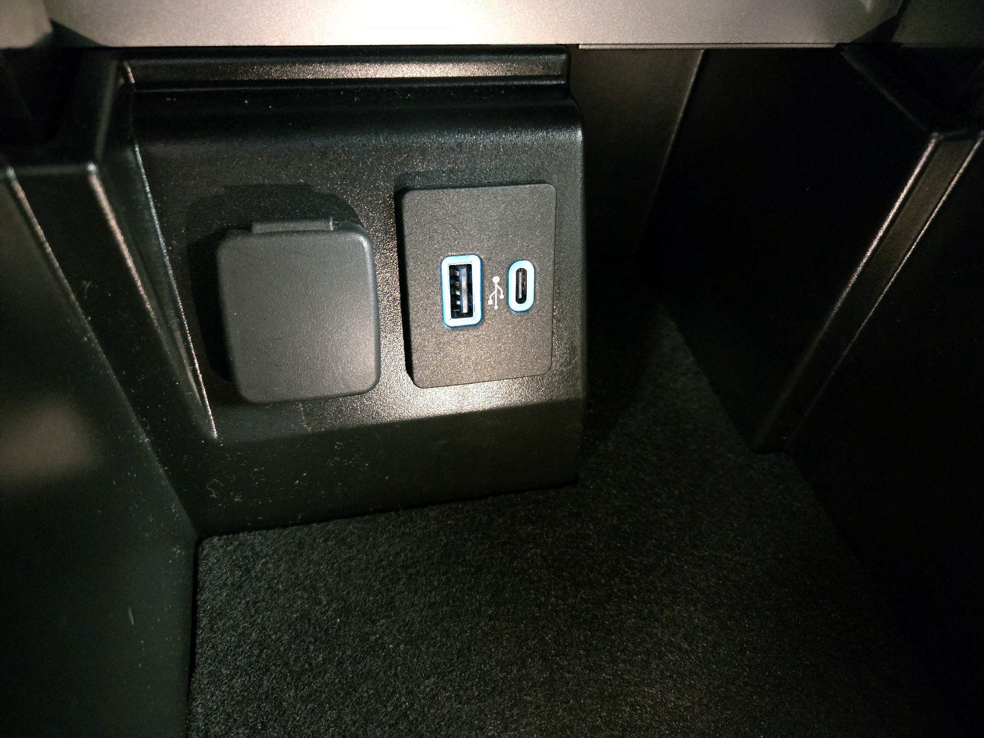 Thumbnail: 2023 Ford Explorer - 19