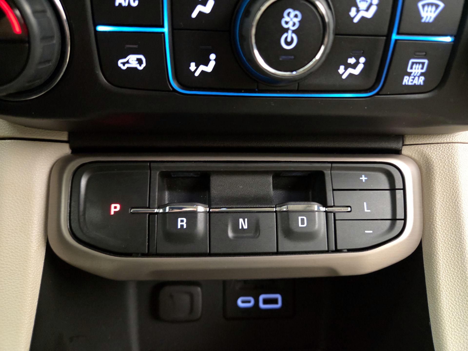 Thumbnail: 2023 GMC Acadia - 18