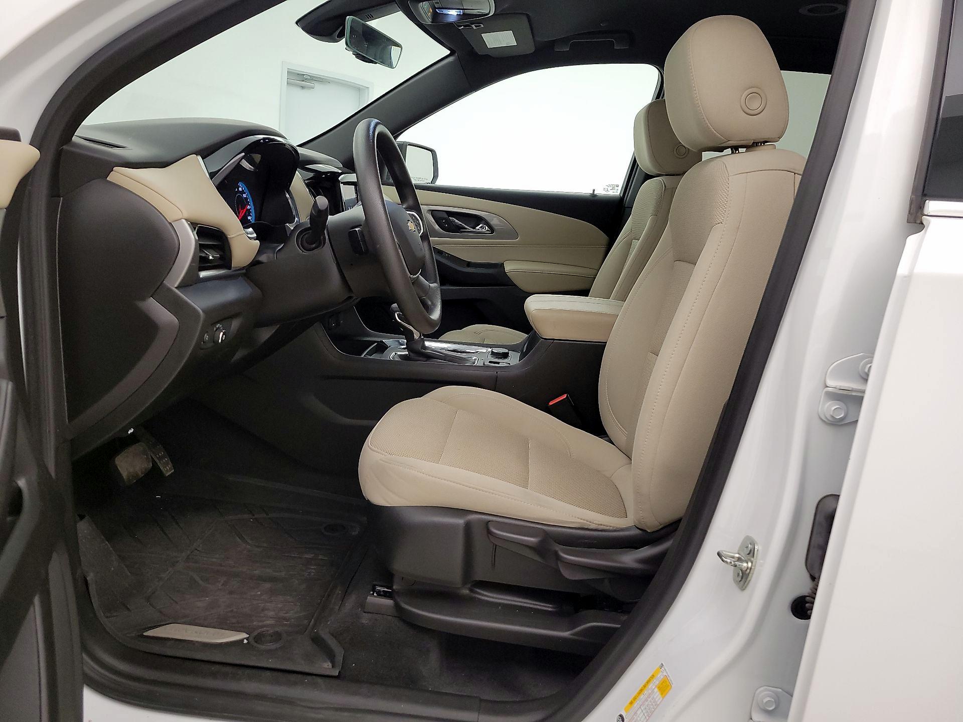 Thumbnail: 2023 Chevrolet Traverse - 11