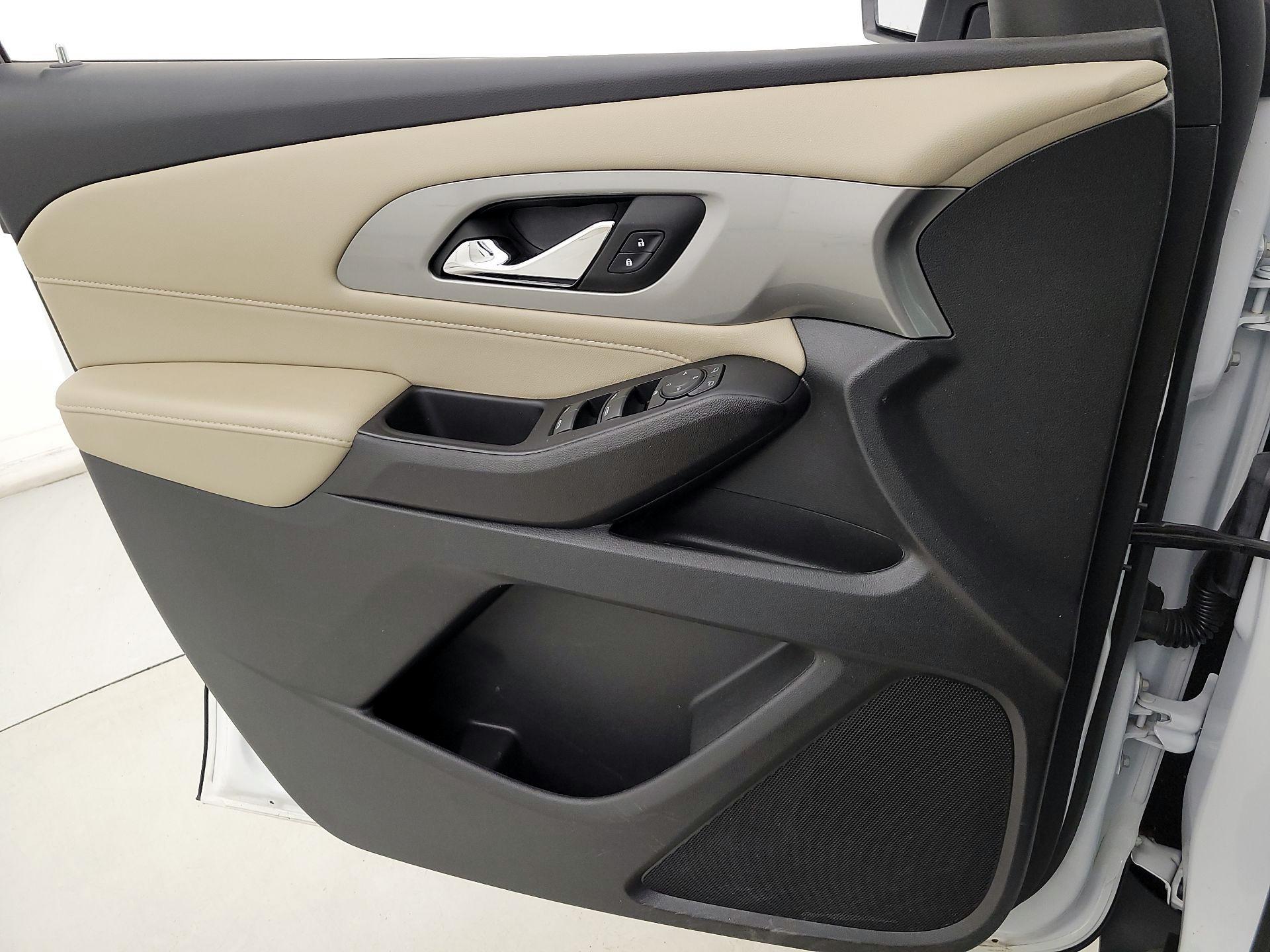 Thumbnail: 2023 Chevrolet Traverse - 12