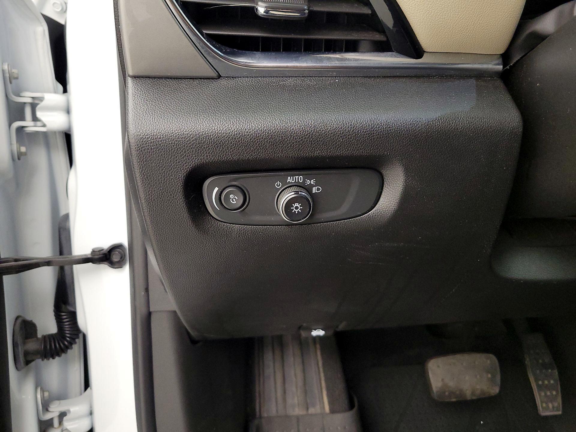 Thumbnail: 2023 Chevrolet Traverse - 13