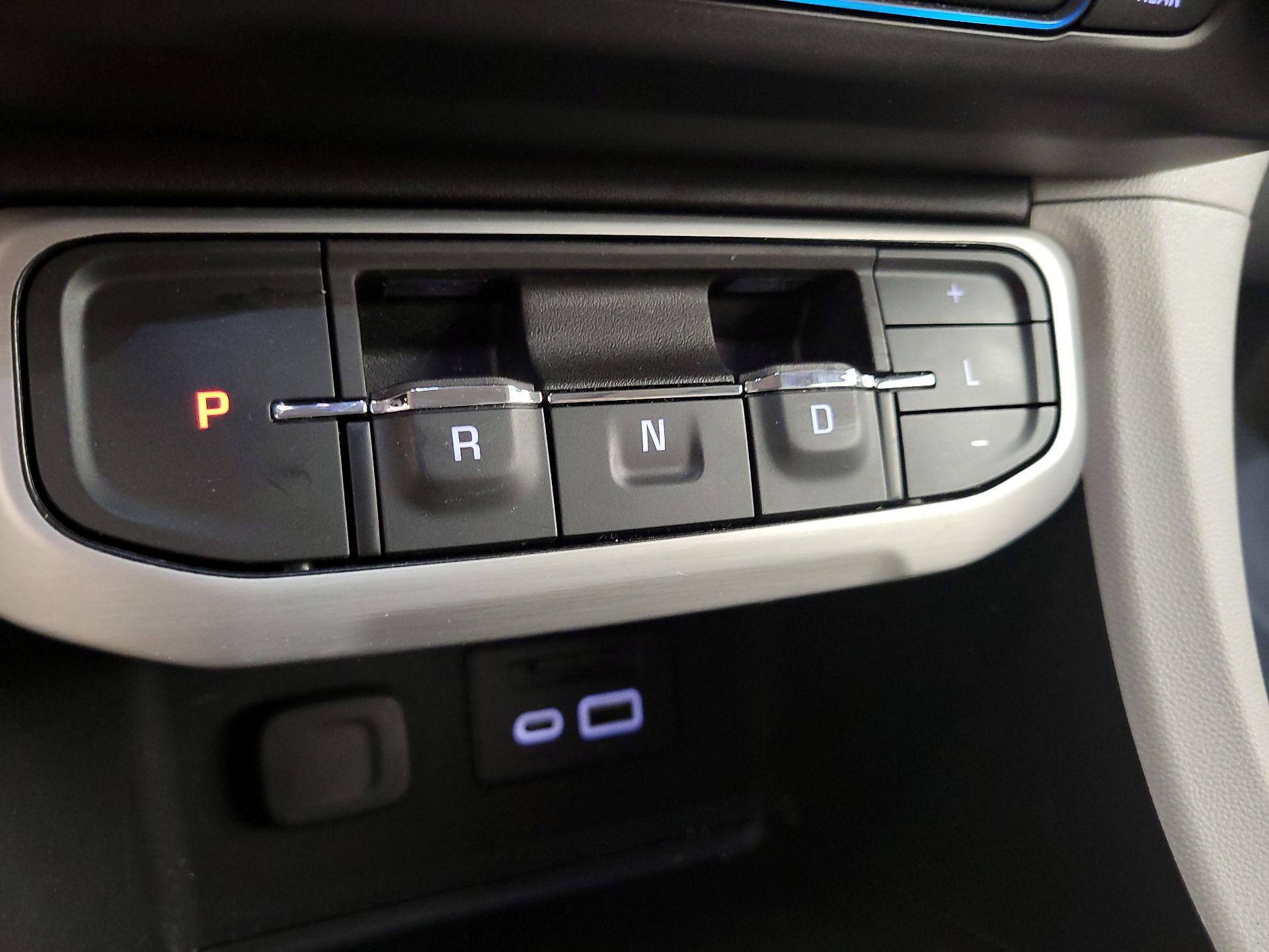 Thumbnail: 2023 GMC Acadia - 17