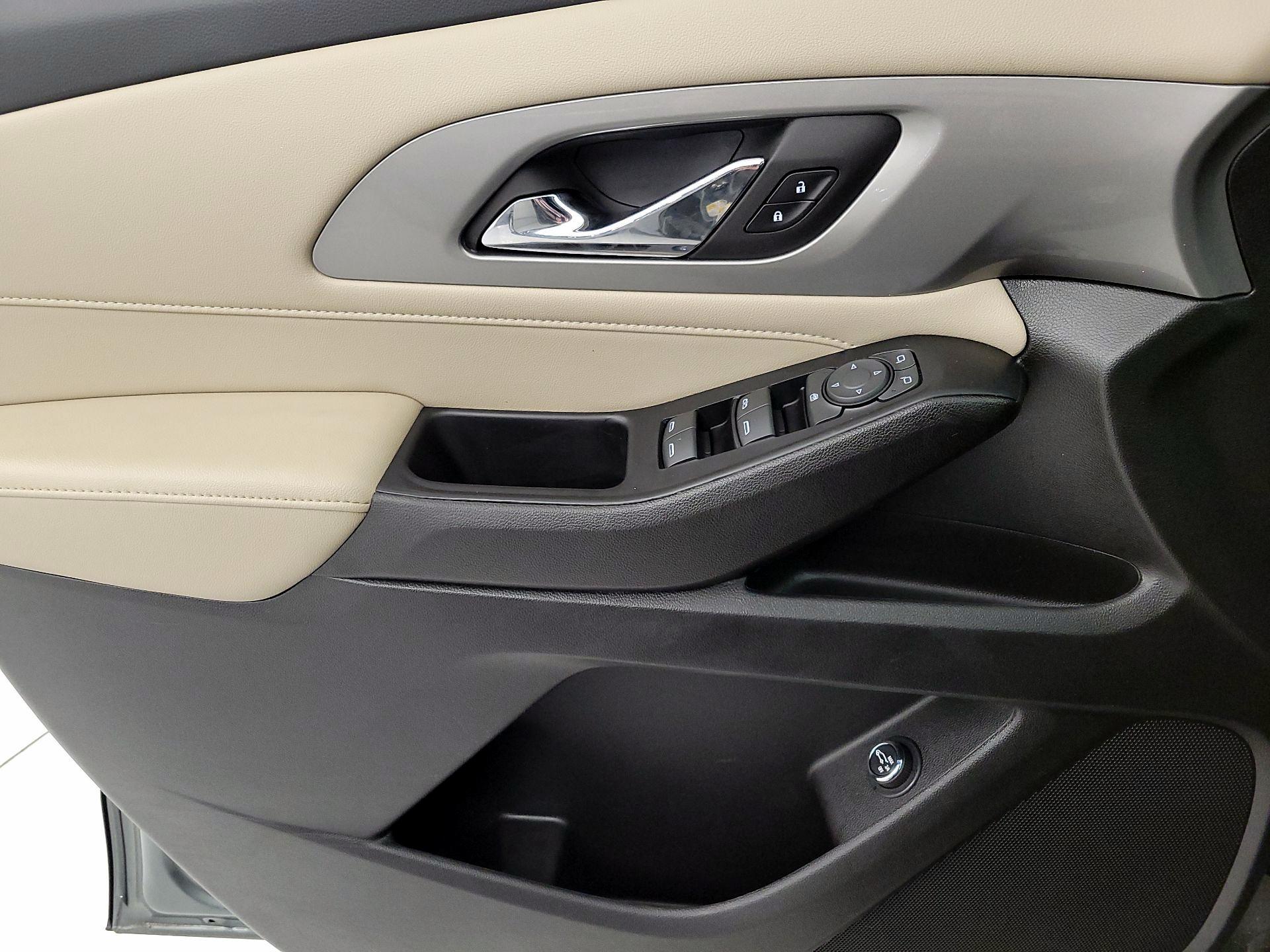 Thumbnail: 2023 Chevrolet Traverse - 12