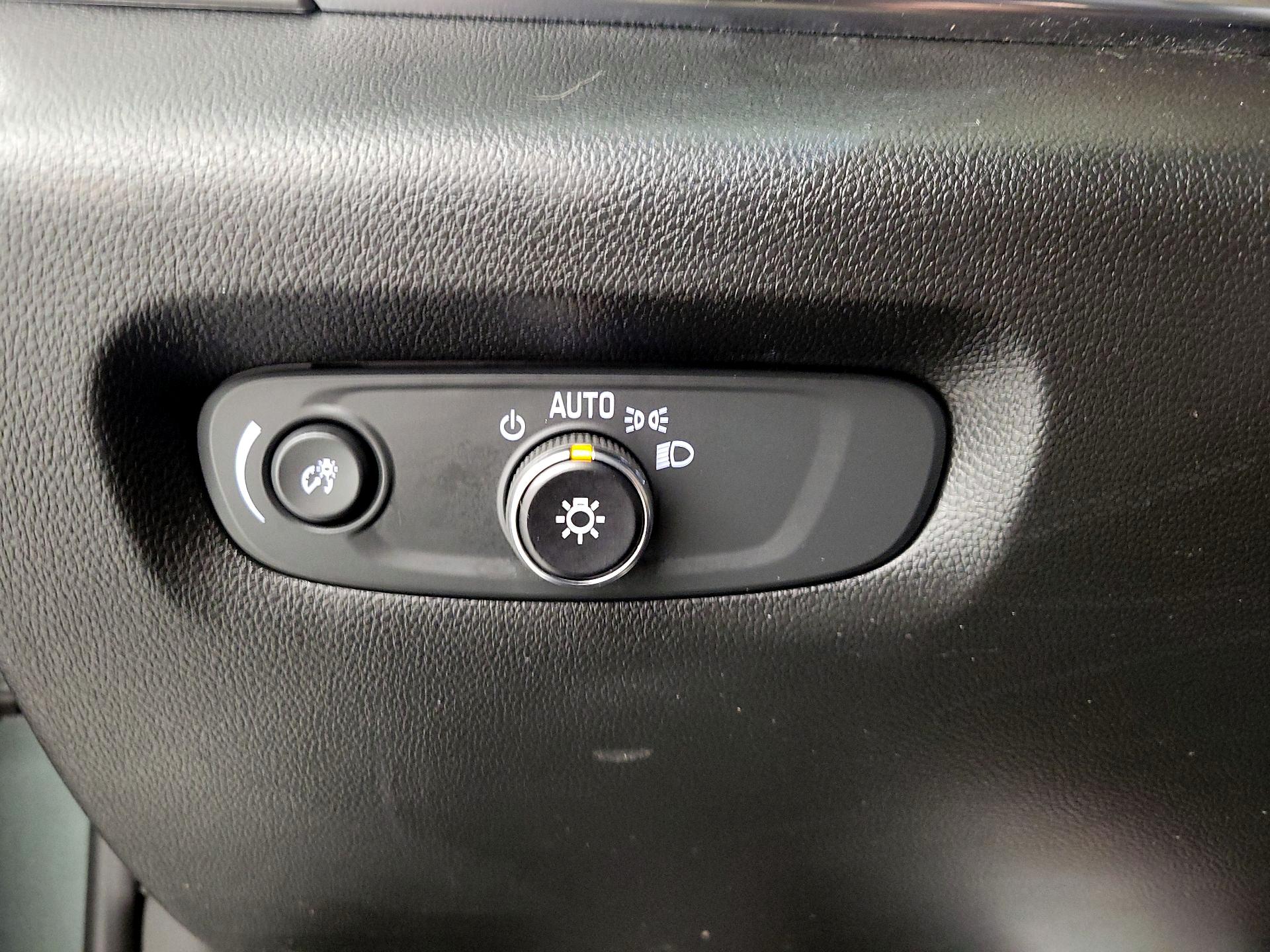 Thumbnail: 2023 Chevrolet Traverse - 13