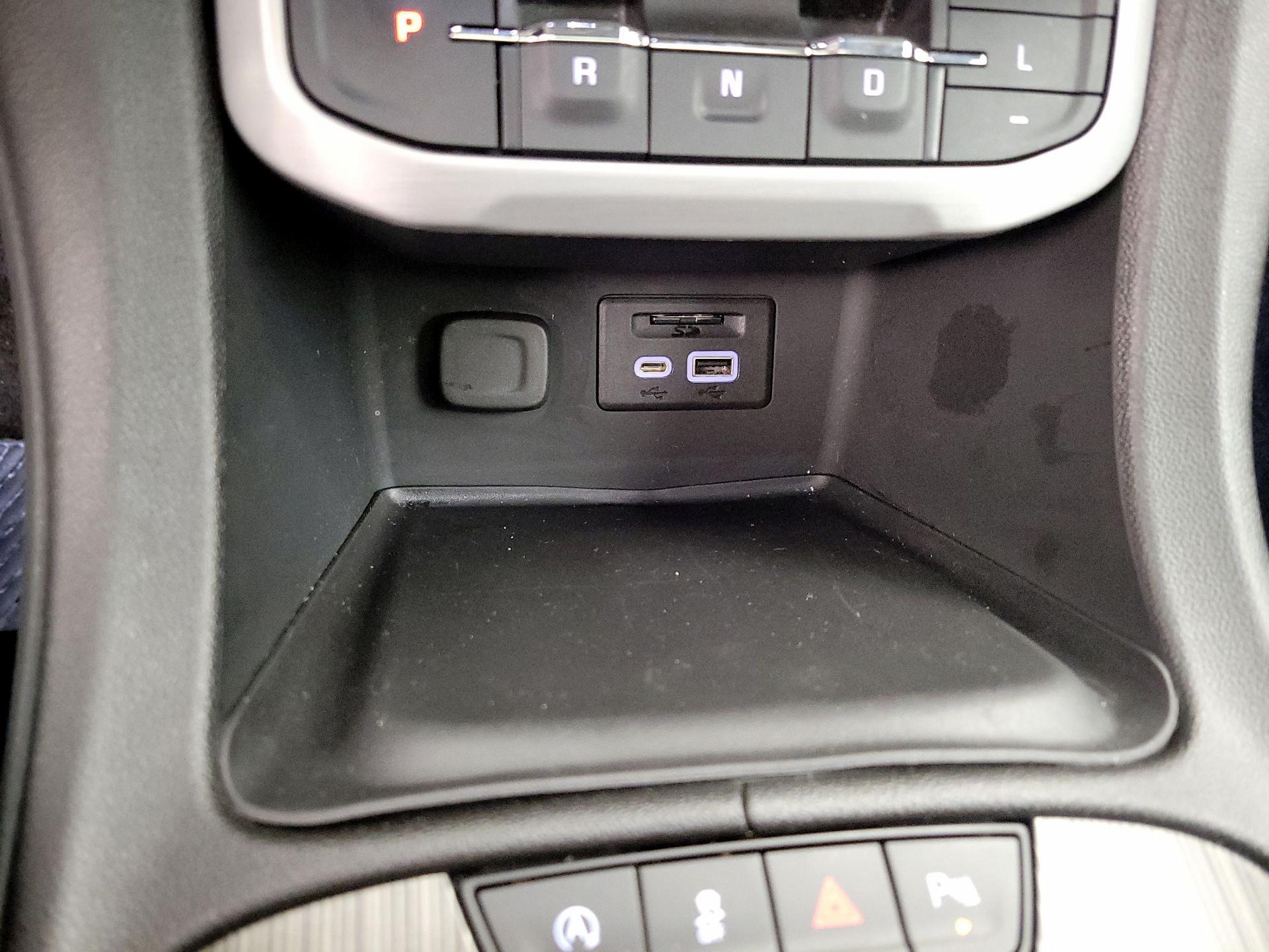 Thumbnail: 2023 GMC Acadia - 19