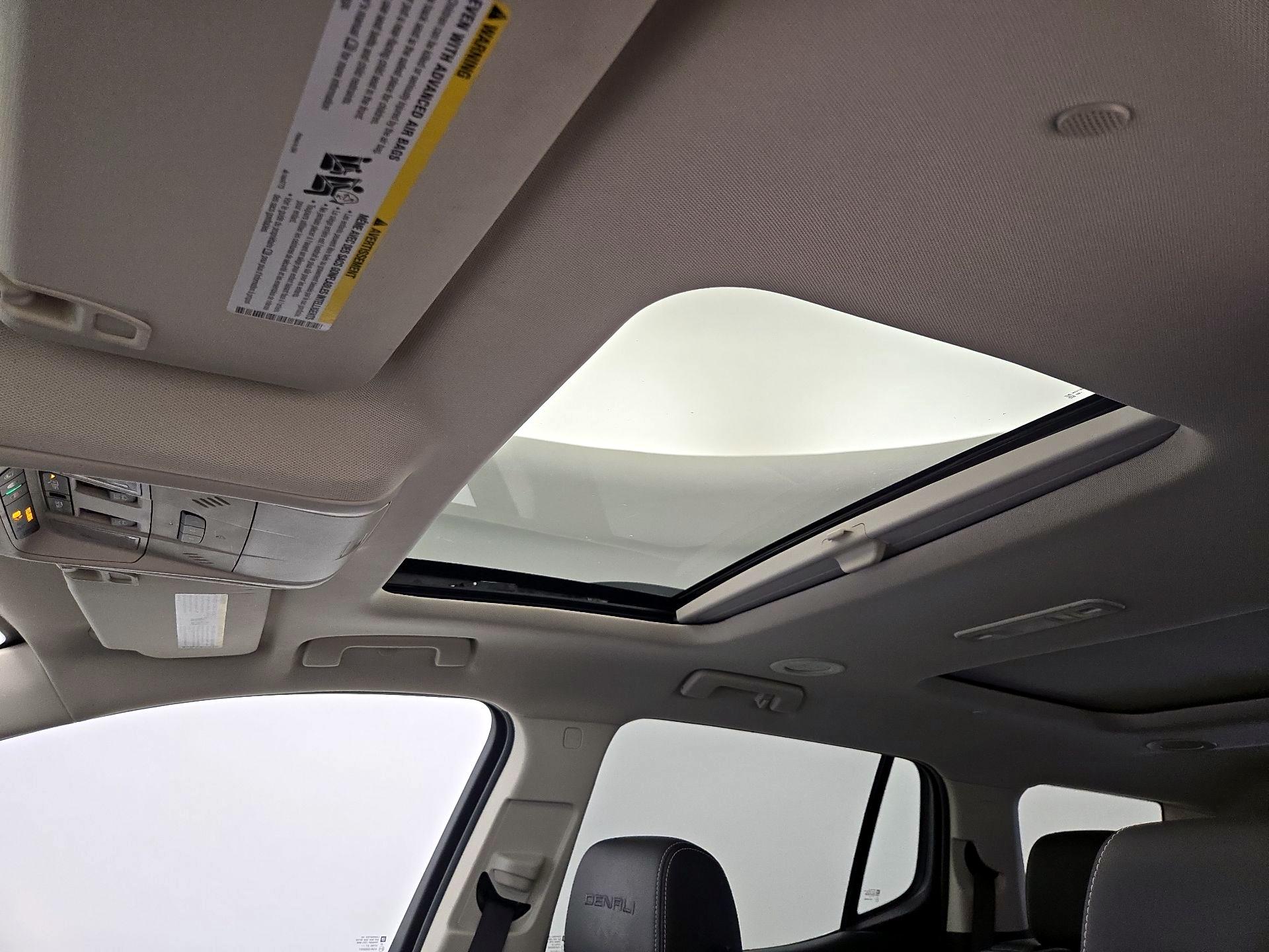 Thumbnail: 2023 GMC Acadia - 19