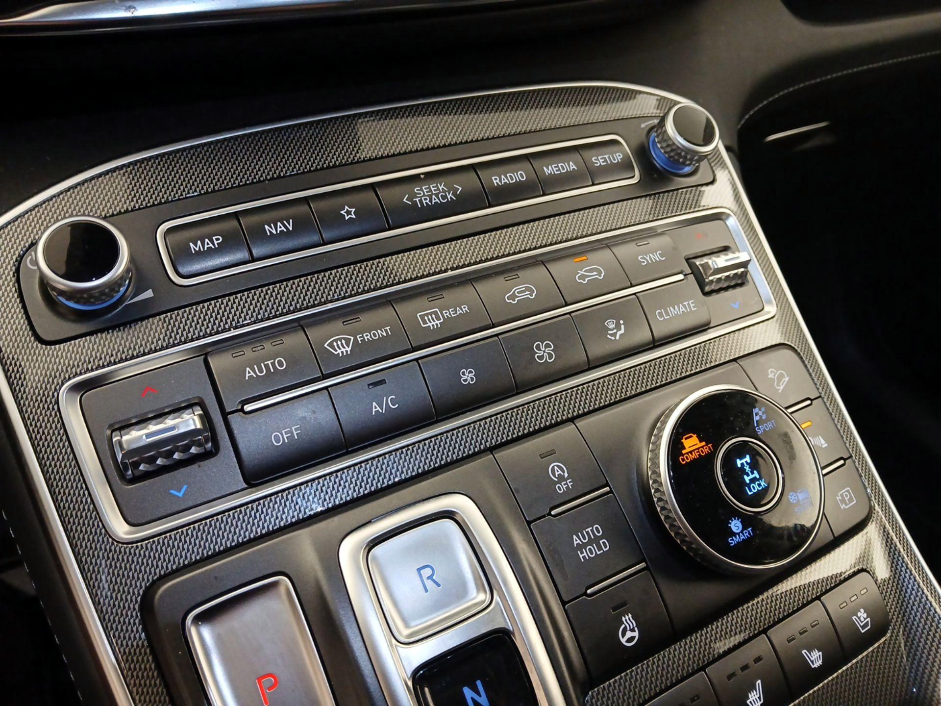 Thumbnail: 2023 Hyundai Santa Fe - 17