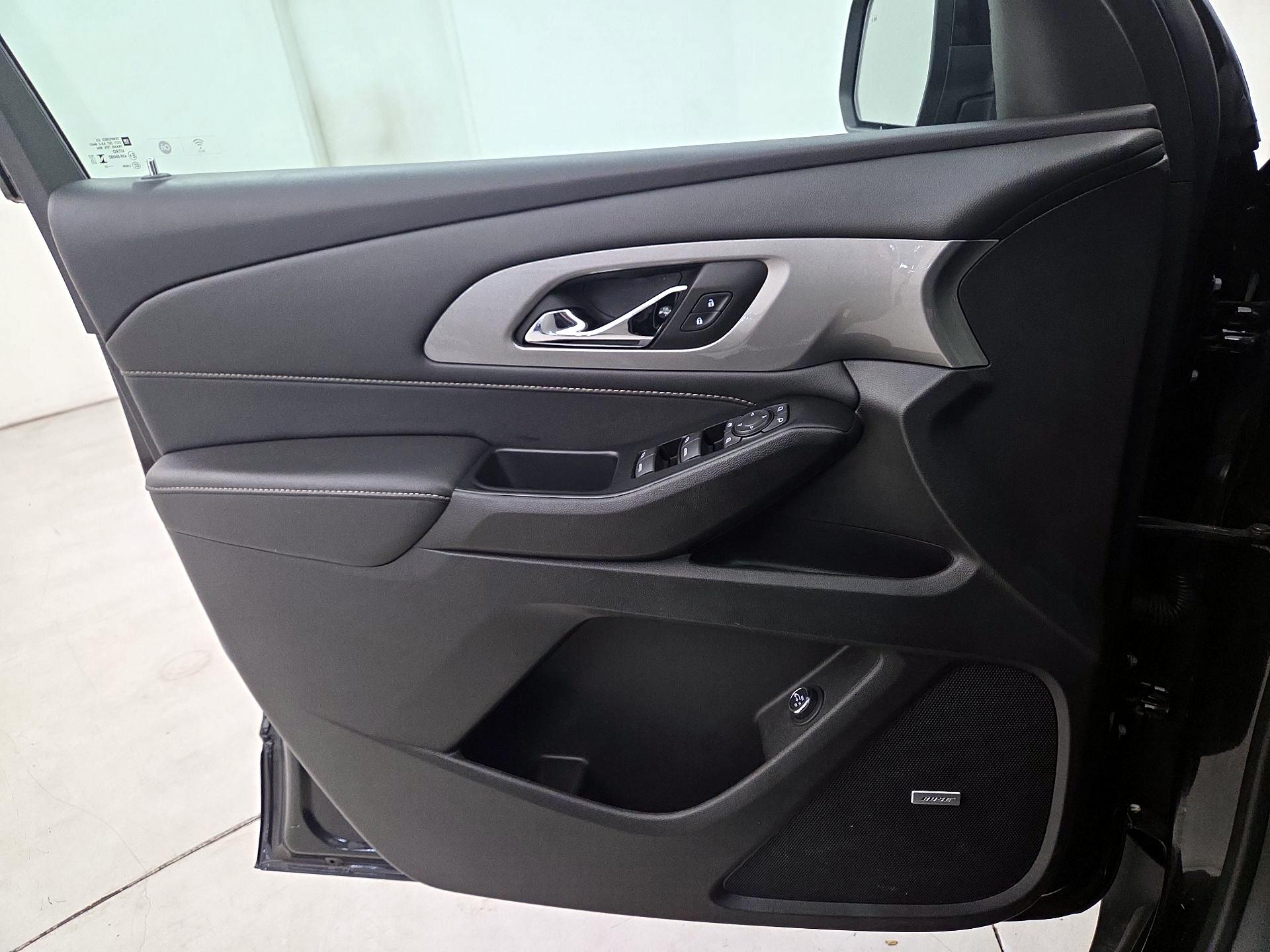 Thumbnail: 2023 Chevrolet Traverse - 12