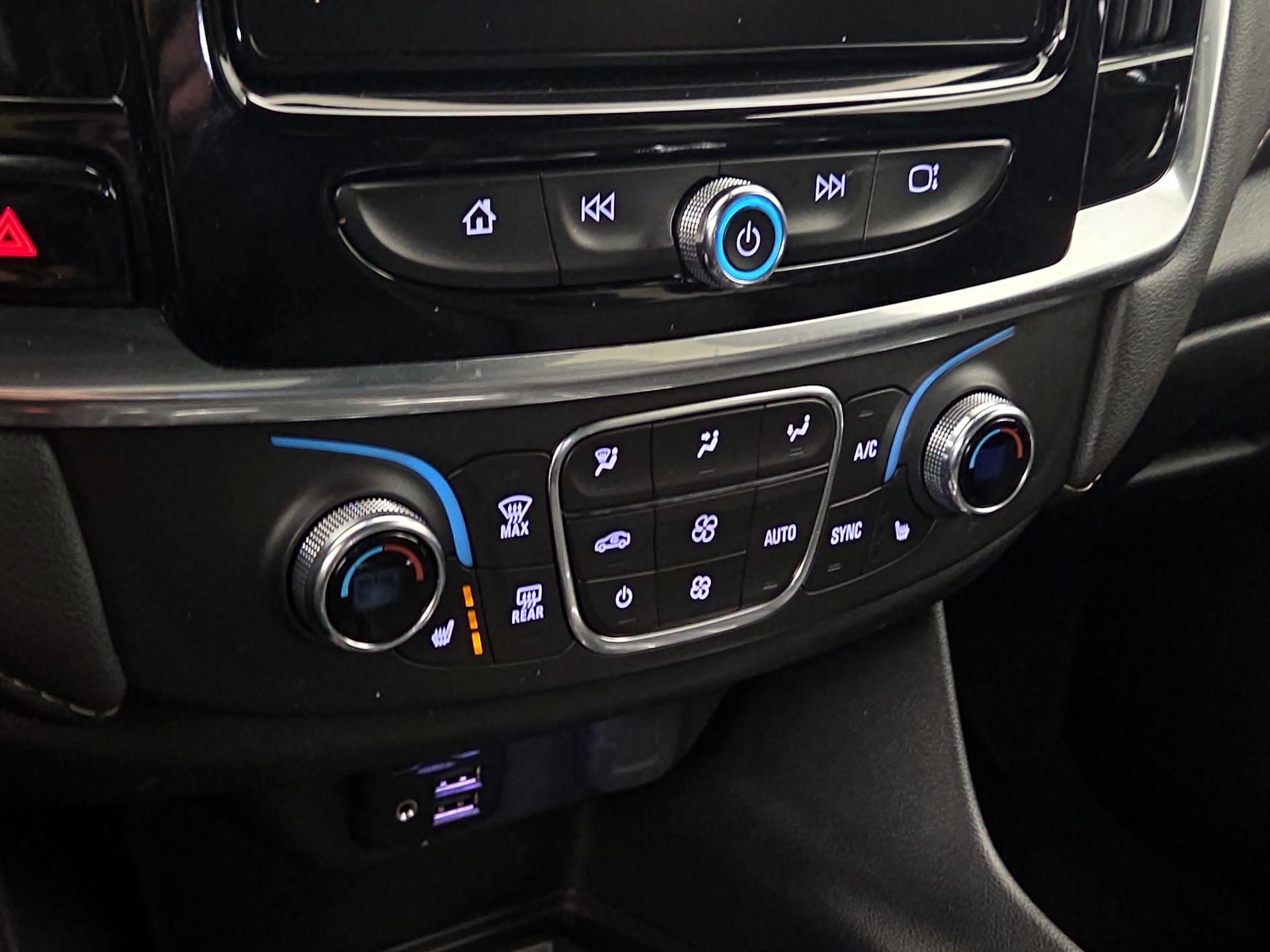 Thumbnail: 2023 Chevrolet Traverse - 17