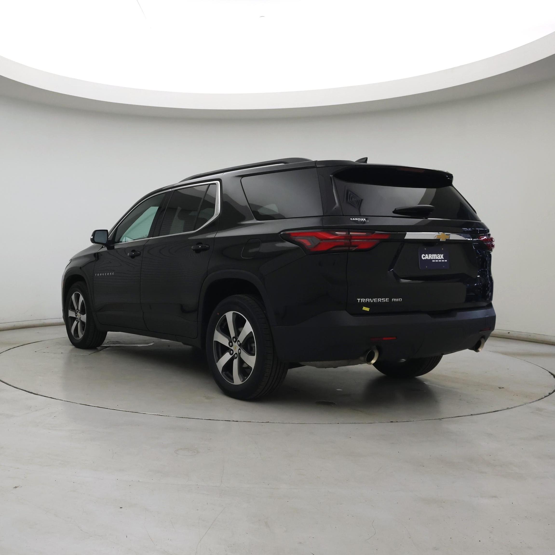 Thumbnail: 2023 Chevrolet Traverse - 2