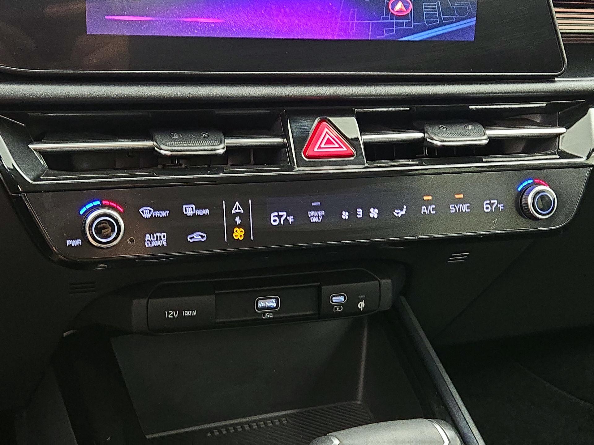 Thumbnail: 2023 Kia Niro - 17