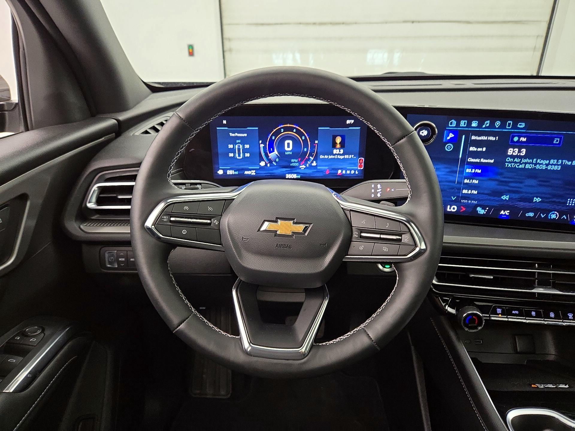 Thumbnail: 2025 Chevrolet Traverse - 10