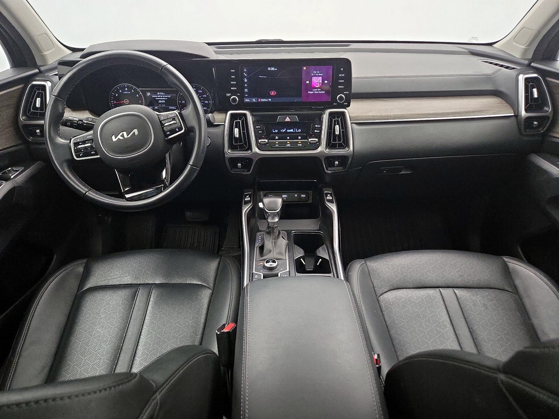 Thumbnail: 2023 Kia Sorento - 9