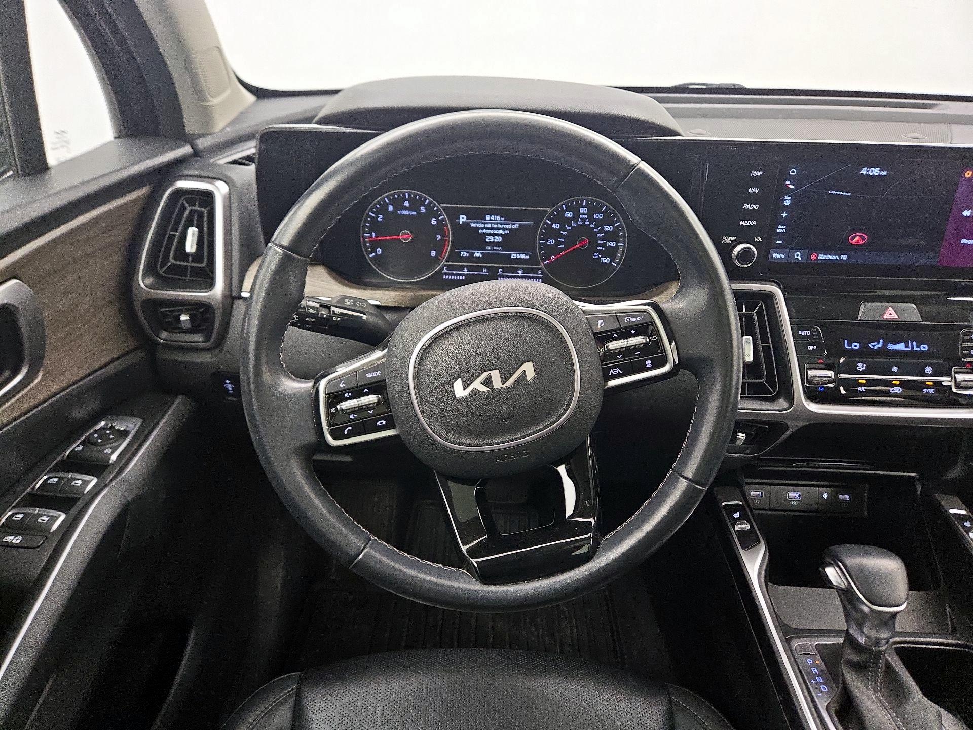 Thumbnail: 2023 Kia Sorento - 10