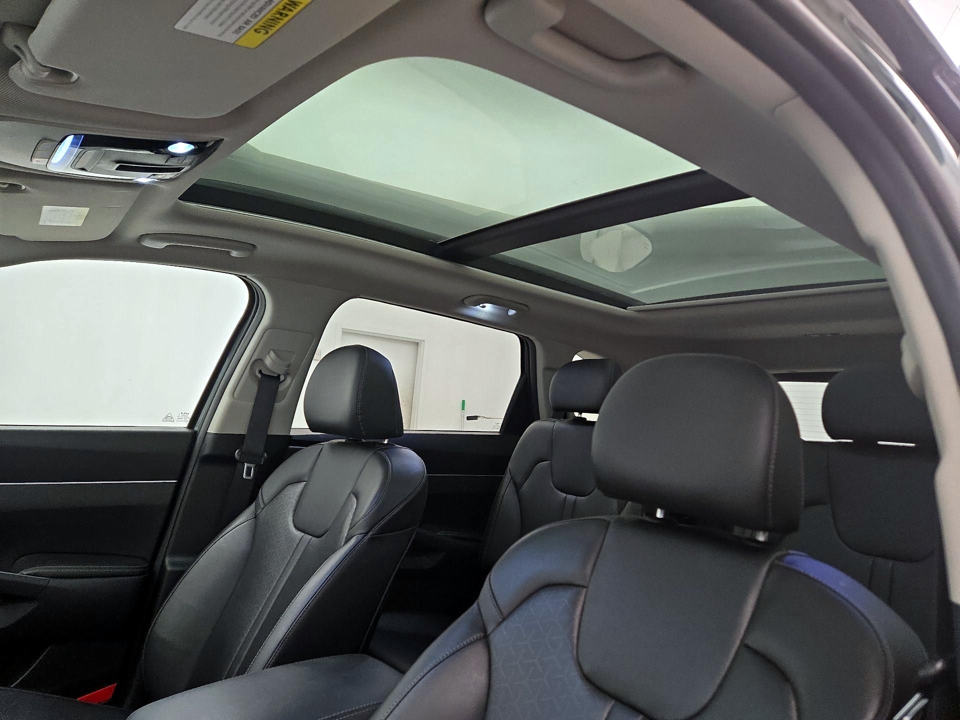 Thumbnail: 2023 Kia Sorento - 20