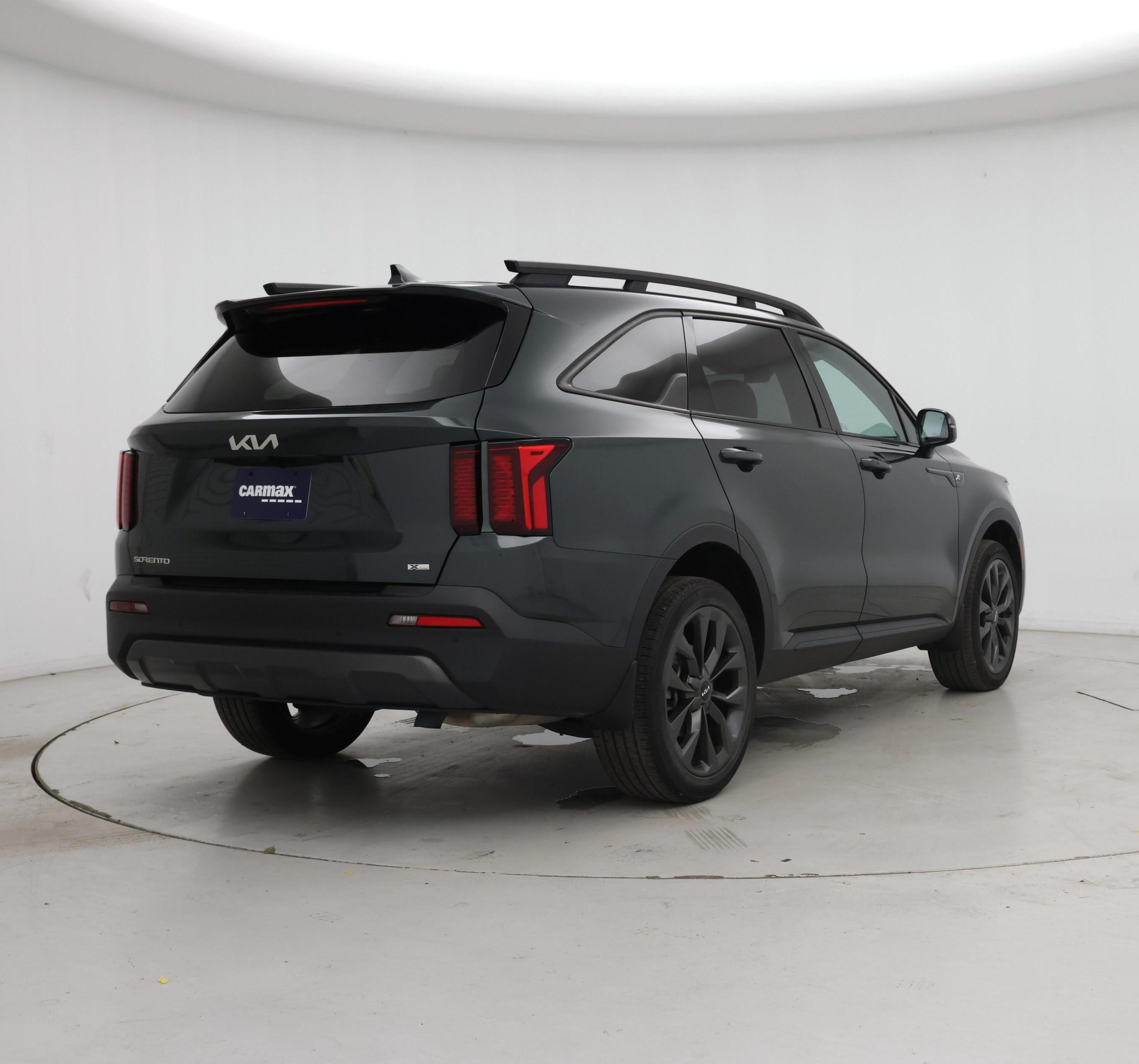 Thumbnail: 2023 Kia Sorento - 8