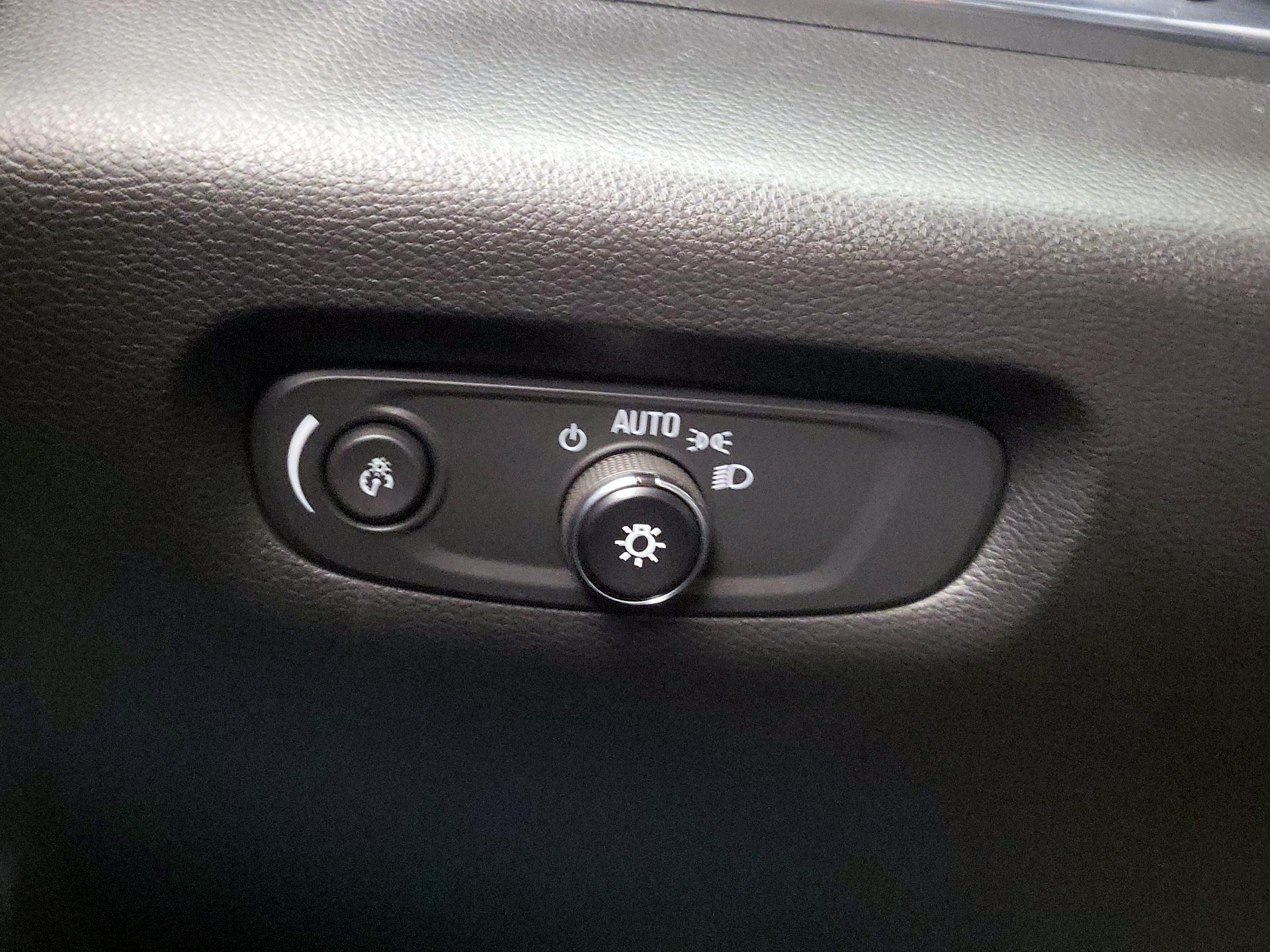 Thumbnail: 2023 Chevrolet Traverse - 13