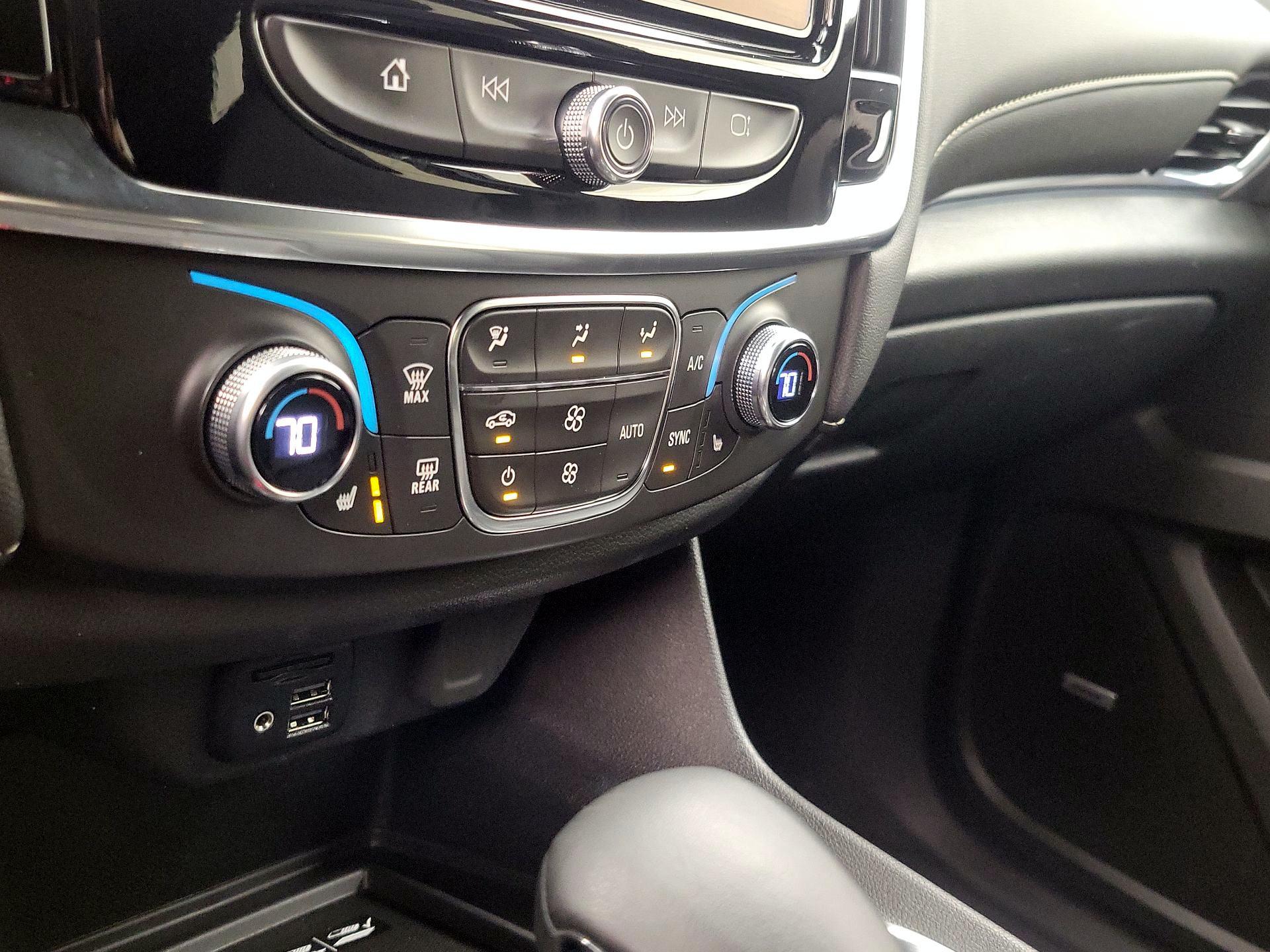 Thumbnail: 2023 Chevrolet Traverse - 17