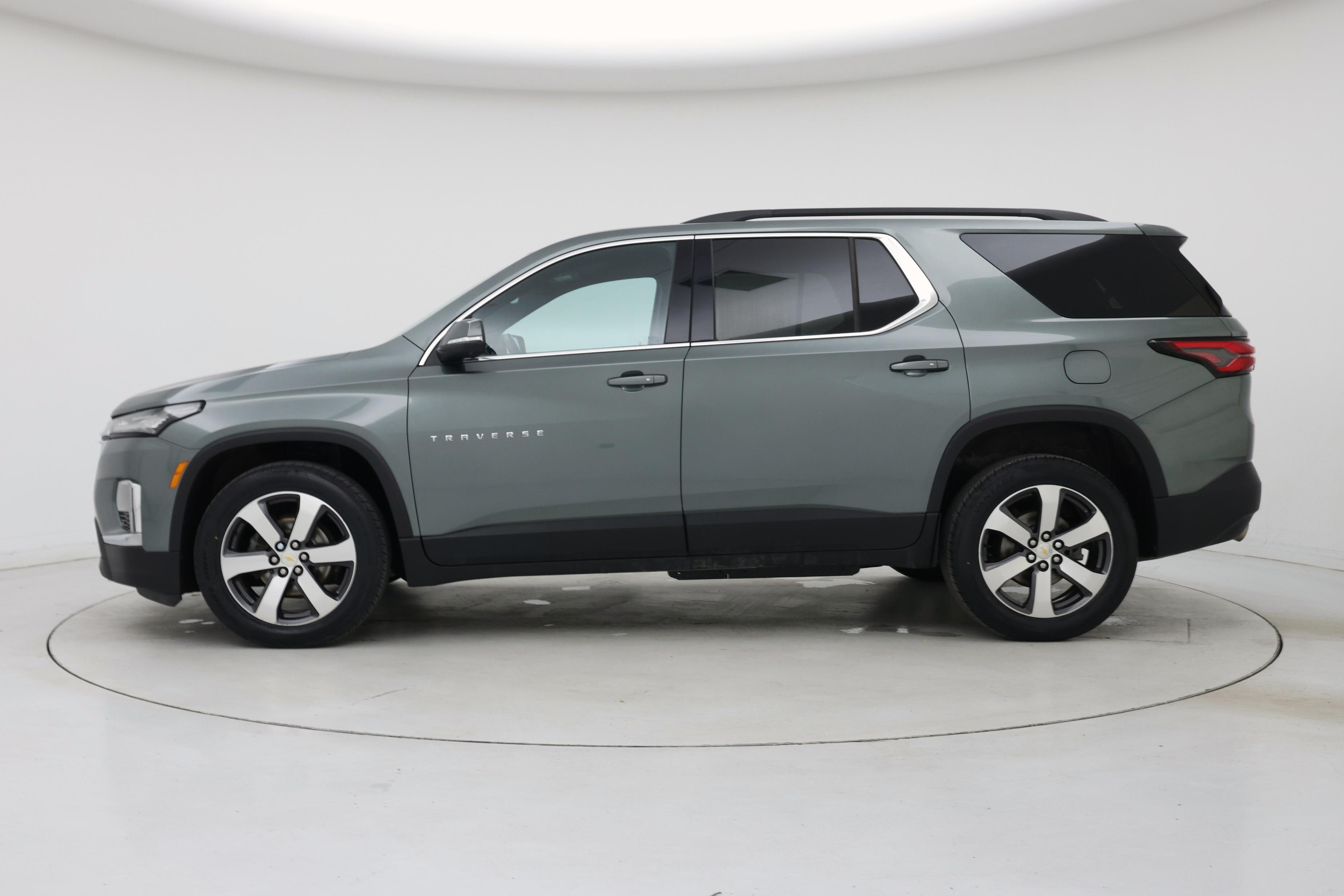 Thumbnail: 2023 Chevrolet Traverse - 3