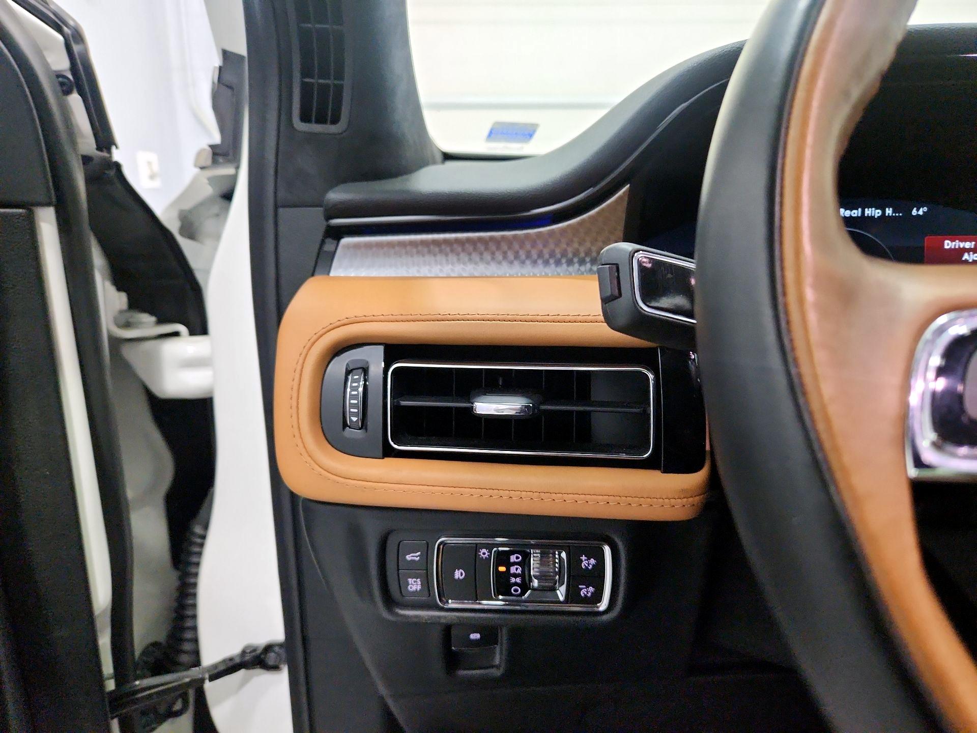 Thumbnail: 2022 Lincoln Nautilus - 13