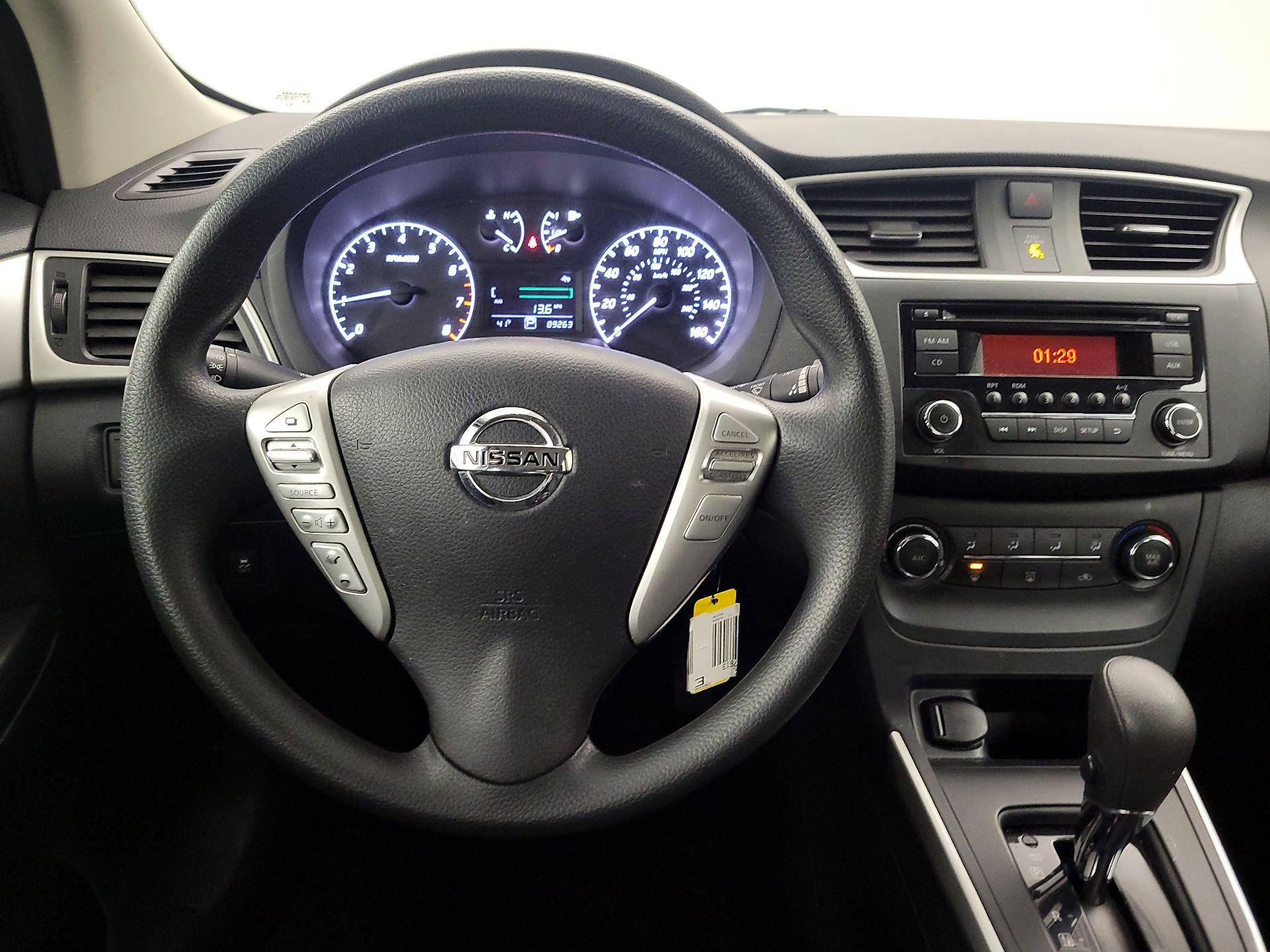 Thumbnail: 2017 Nissan Sentra - 10