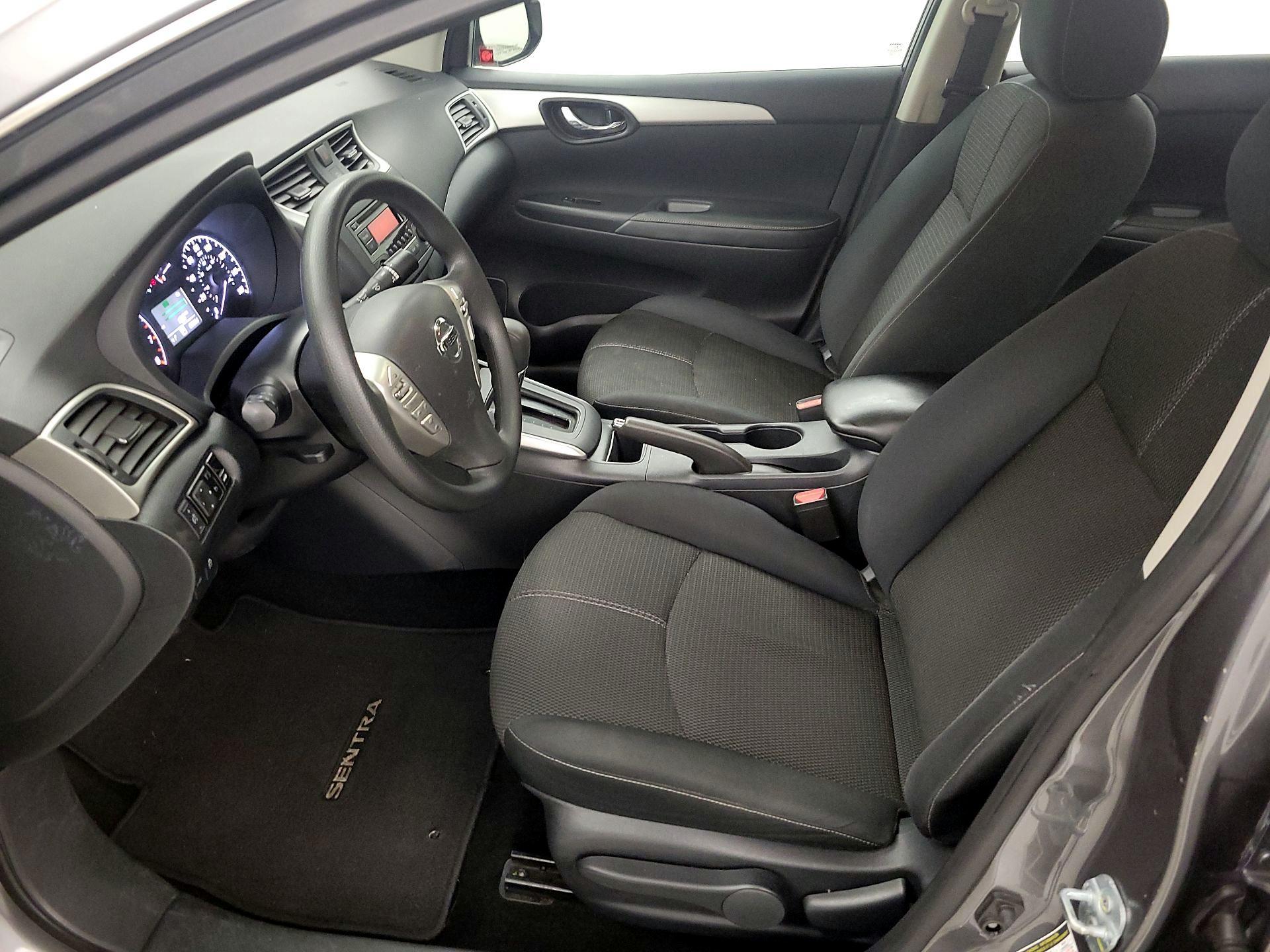 Thumbnail: 2017 Nissan Sentra - 11