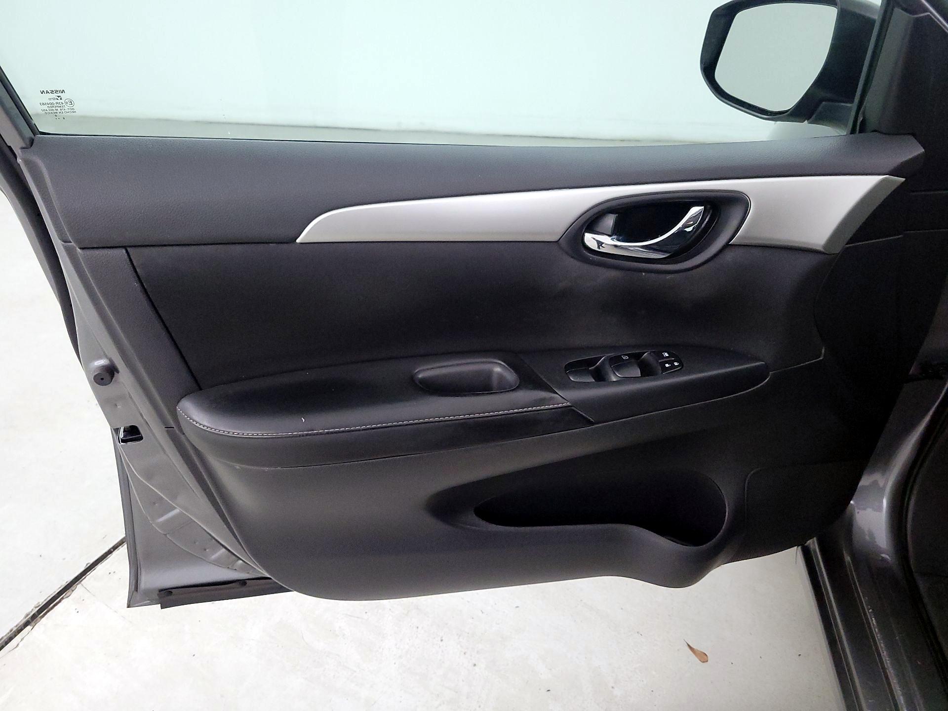 Thumbnail: 2017 Nissan Sentra - 12