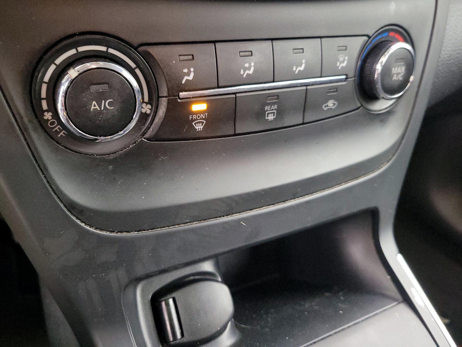 Thumbnail: 2017 Nissan Sentra - 16