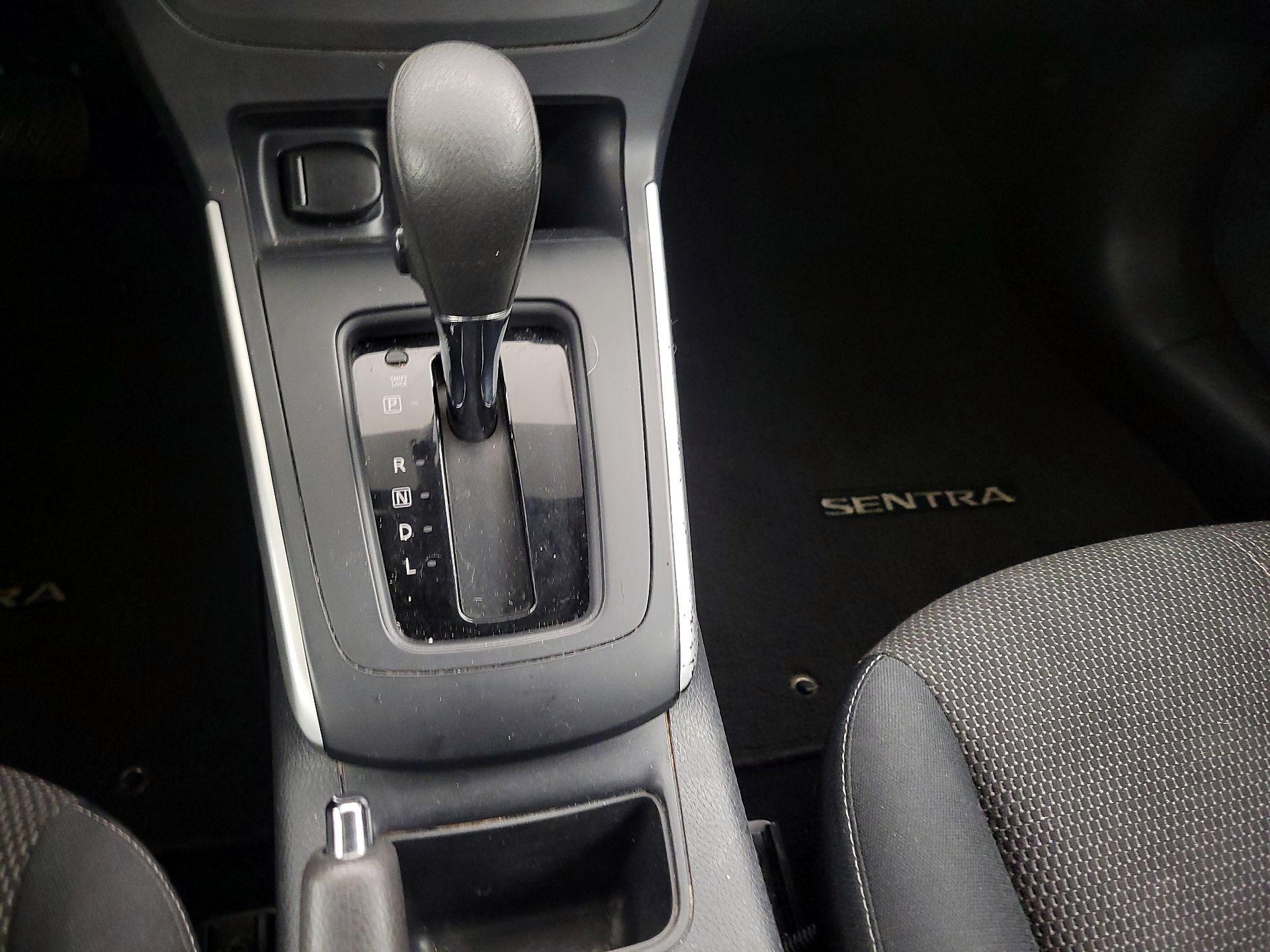 Thumbnail: 2017 Nissan Sentra - 17