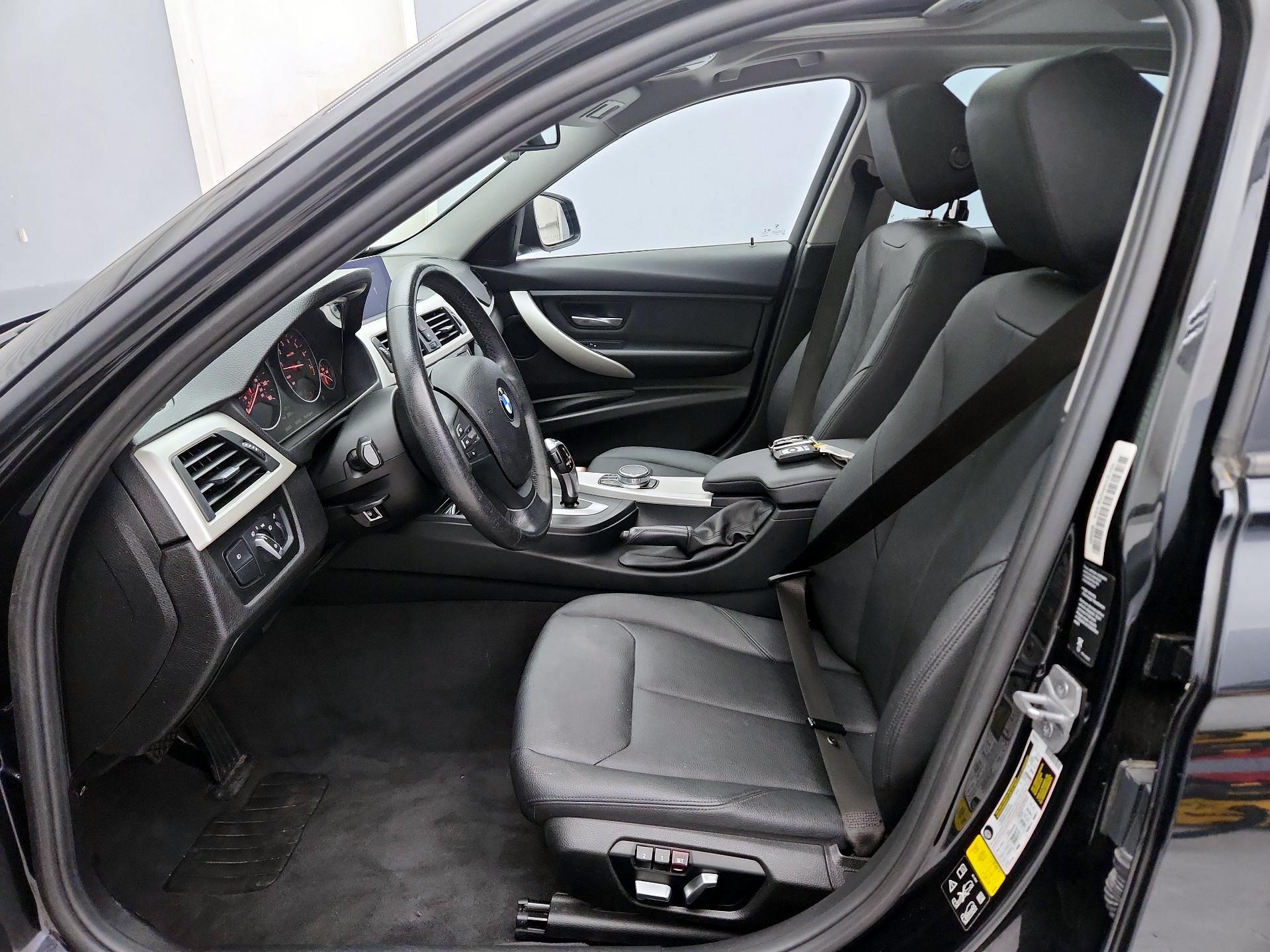 Thumbnail: 2018 BMW 3 Series - 11