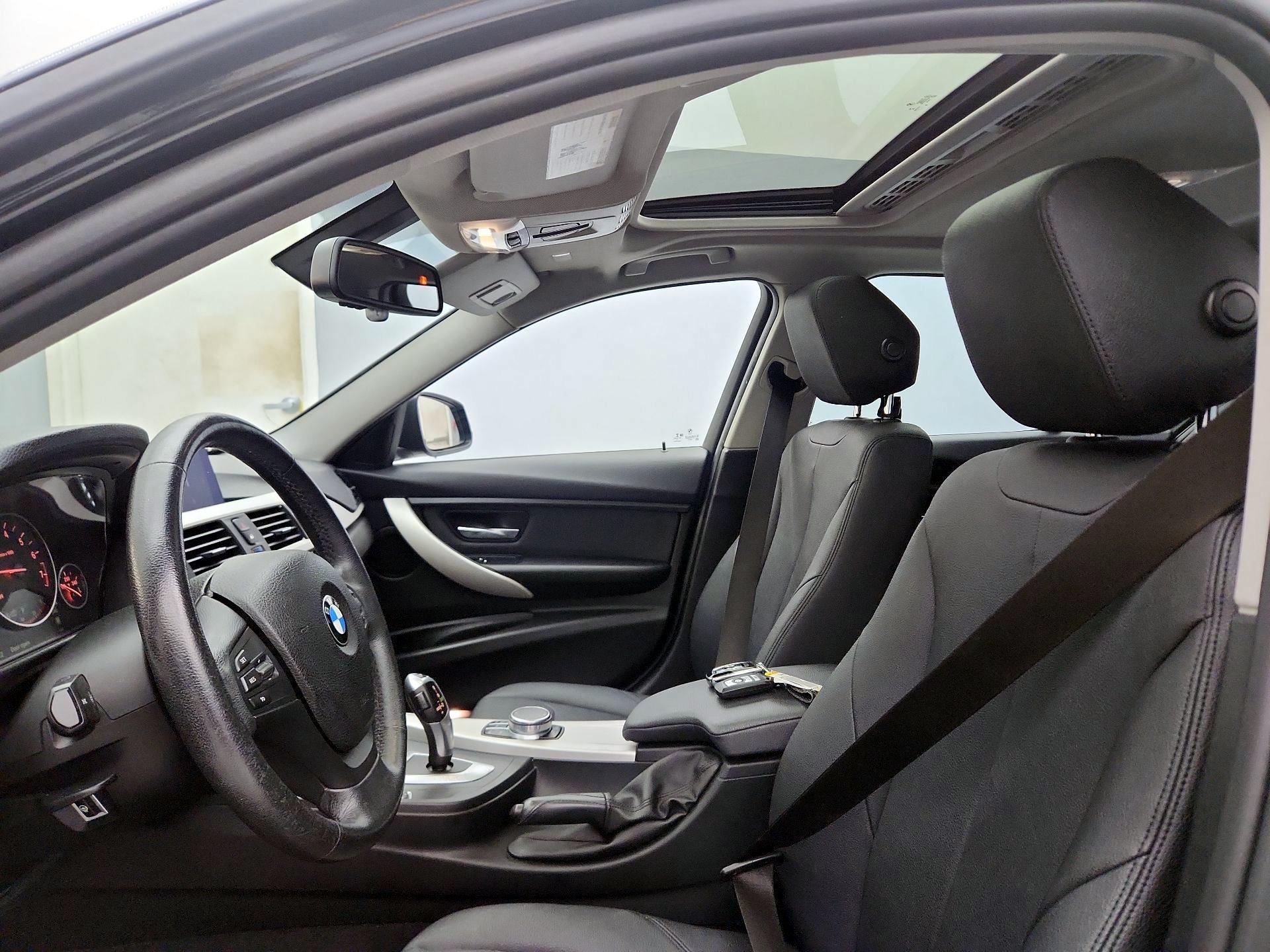 Thumbnail: 2018 BMW 3 Series - 19