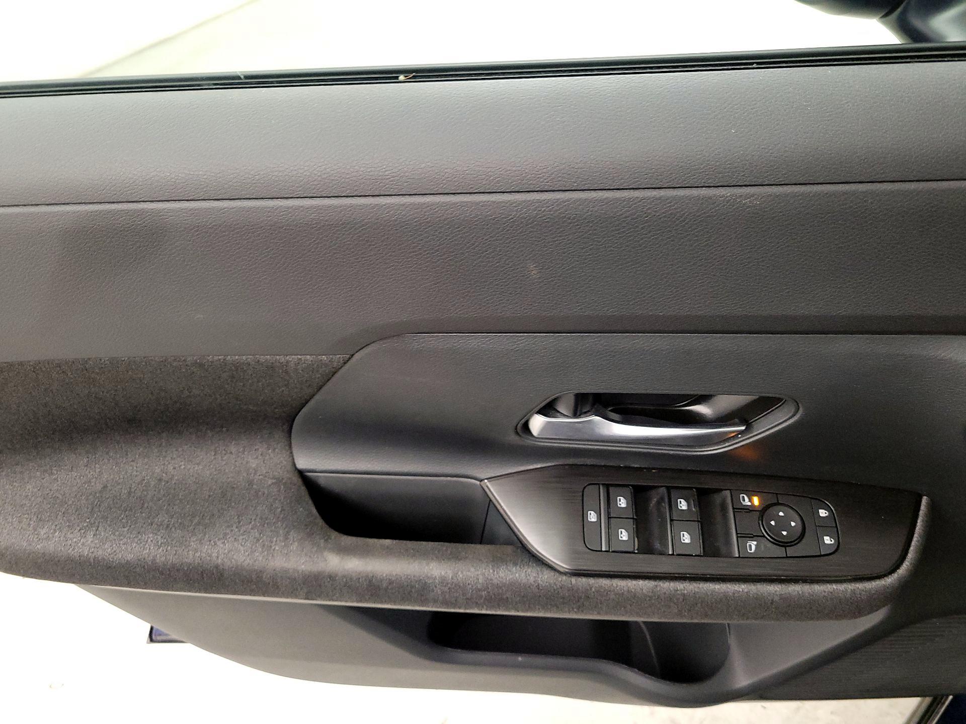 Thumbnail: 2025 Nissan Kicks - 12